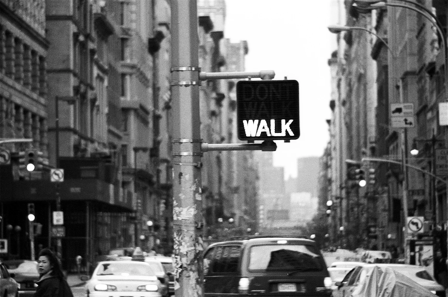 (S)Walk sign nikon13.5x9.5s.jpg