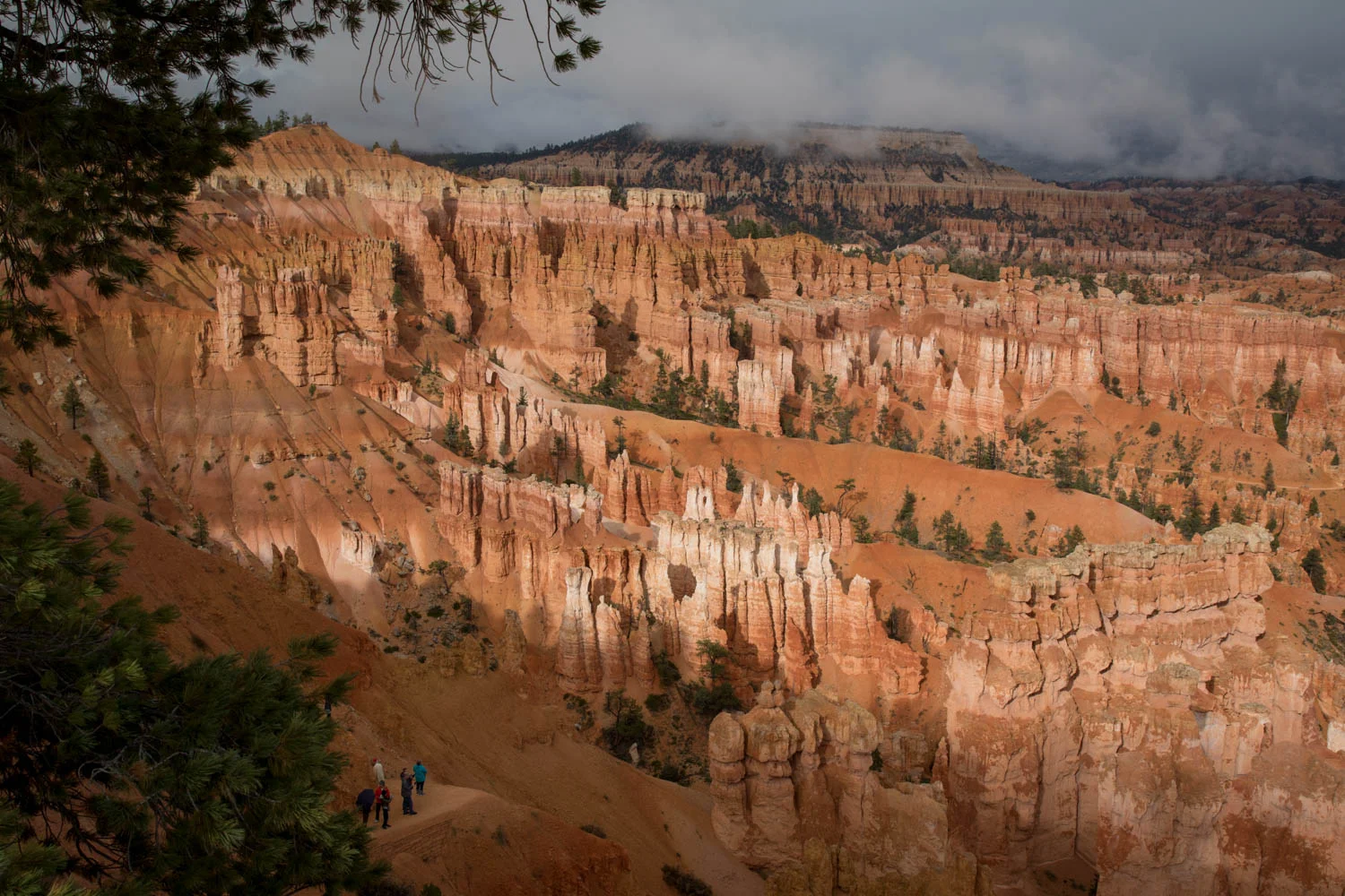Bryce cloudy morning.jpg