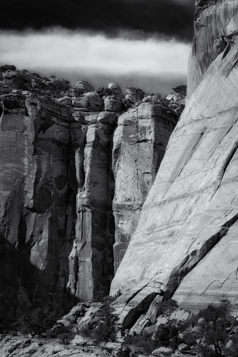 Canyon walls and cirrus.jpg