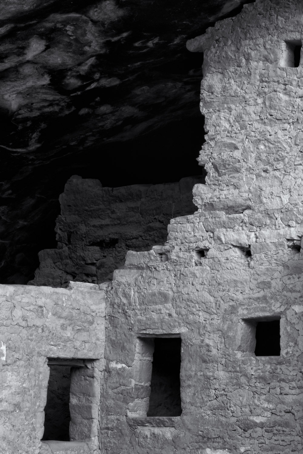 Cliff house detail 59 in B&W.jpg