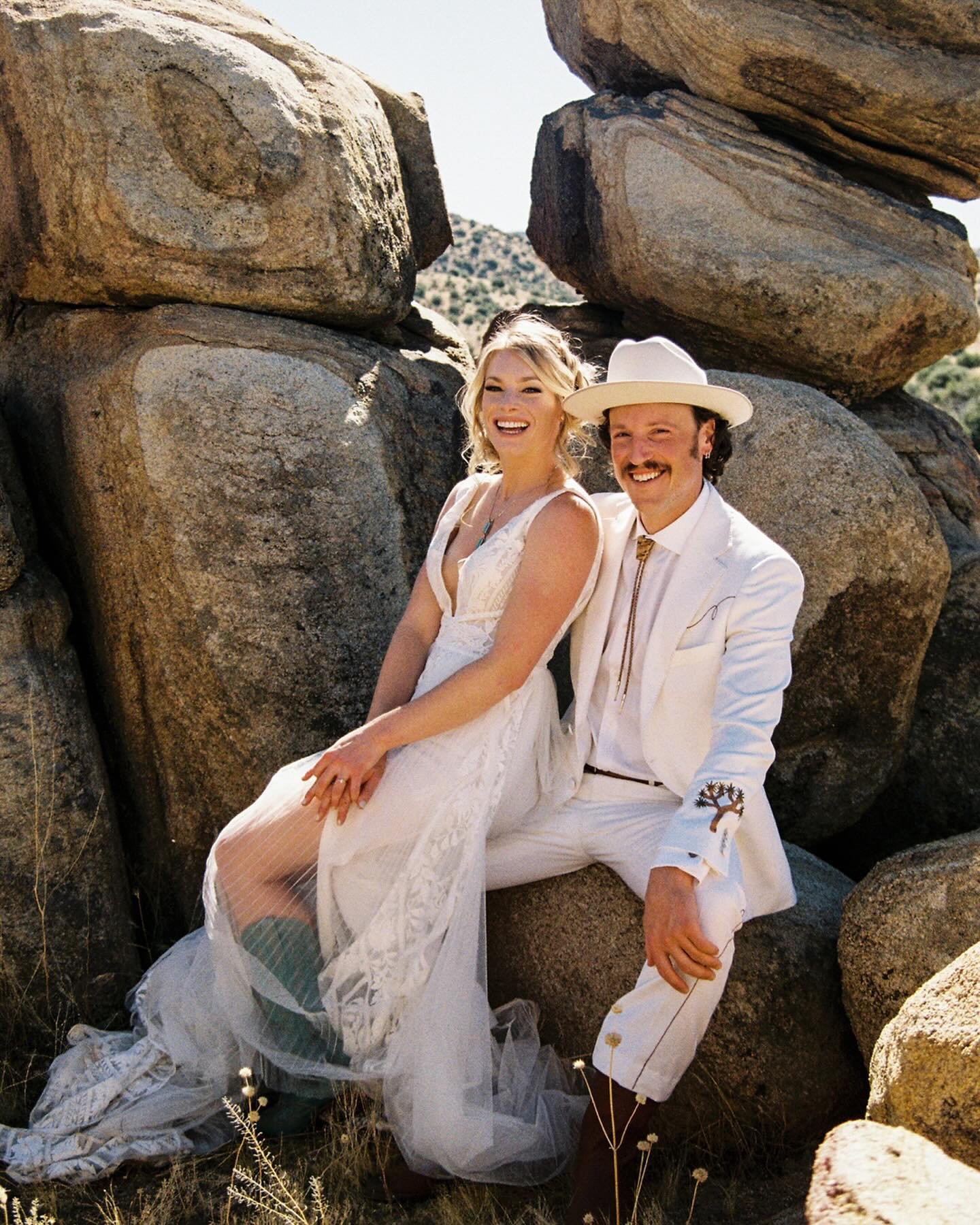 This time last year in the Mojave desert with C&amp;E. Mostly film with a sprinkle of digital. 

✌🏼💘🌞🌎✨ 

So much love!!! I&rsquo;ll never forget this day. 

#rimrockranchwedding #rimrockranch #joshuatreewedding #pioneertownwedding #pioneertown #