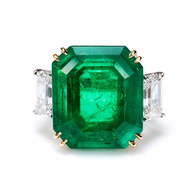 Green_emerald_ring.jpg