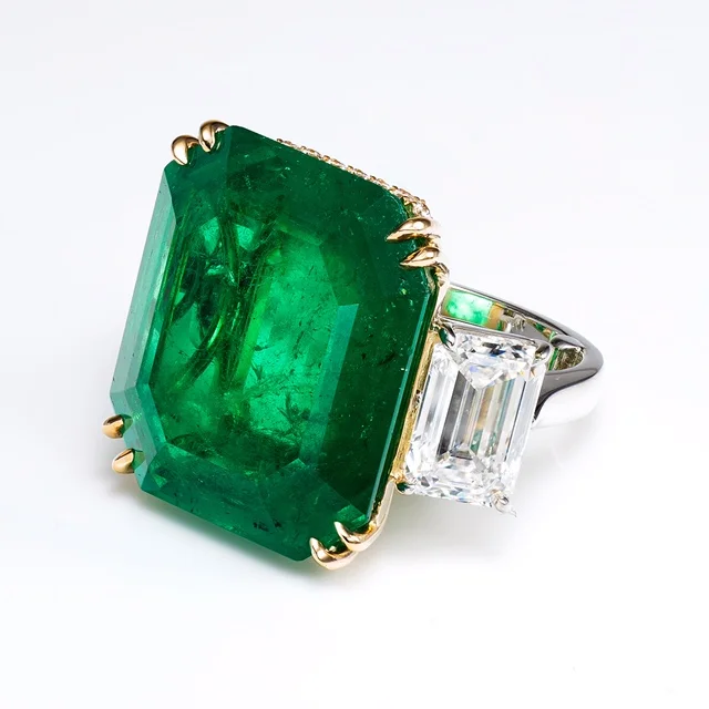 green_emerald_ring.jpg