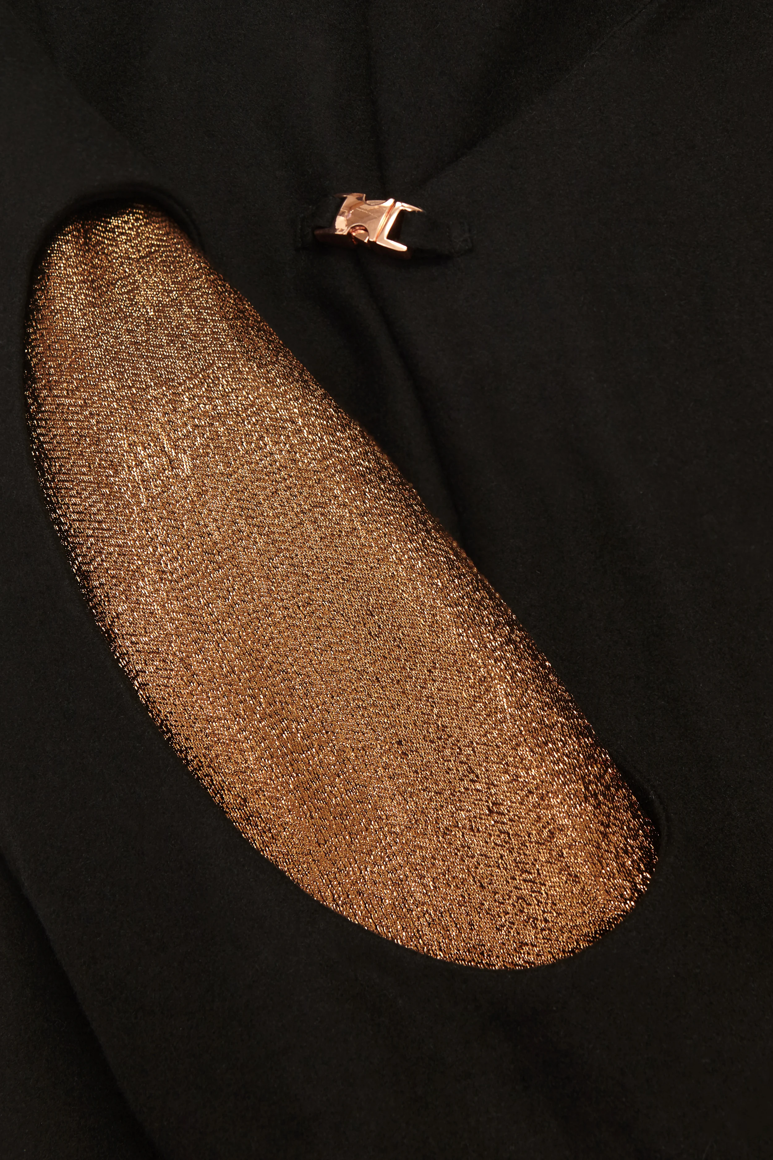 BlackCoat_003.jpg