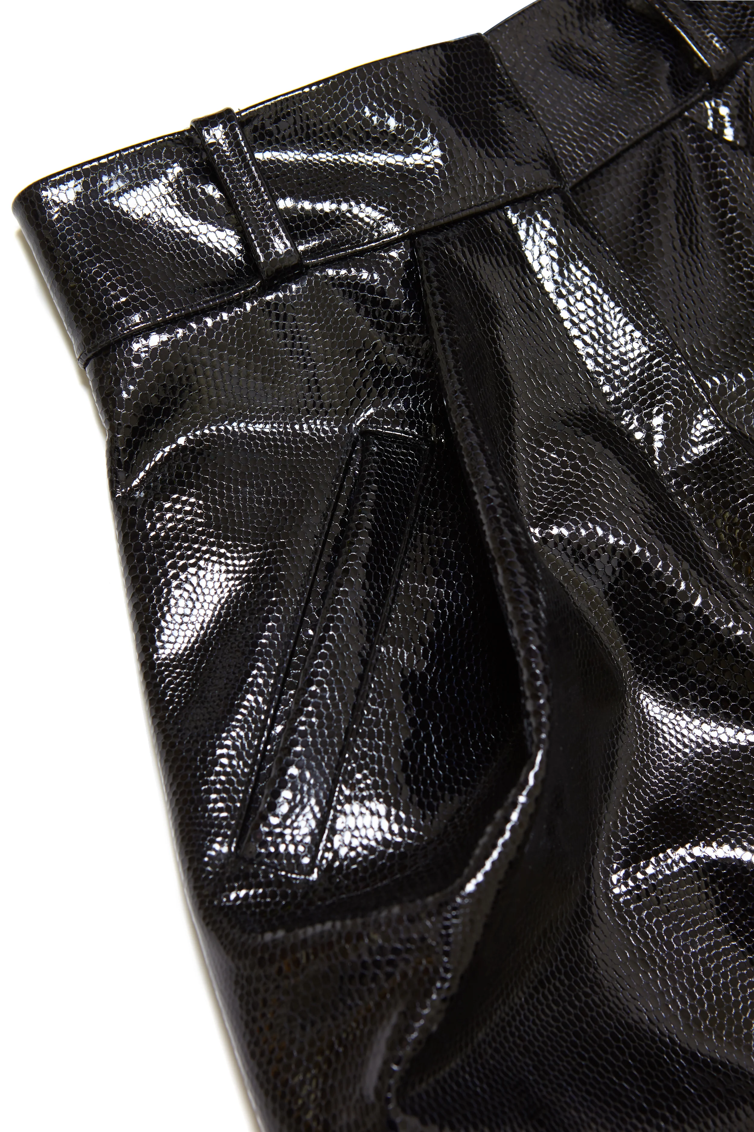 11_LongBlackShorts_003.jpg