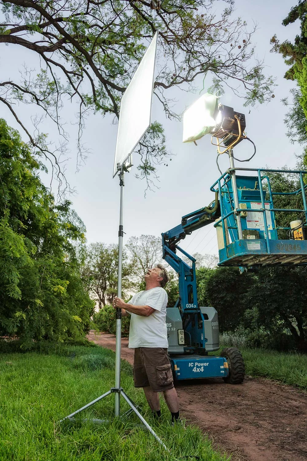 Lighting director, Colin (Willy) Williams , on the set of the Australian motion picture film, Summer Coda , in Buronga, NSW .