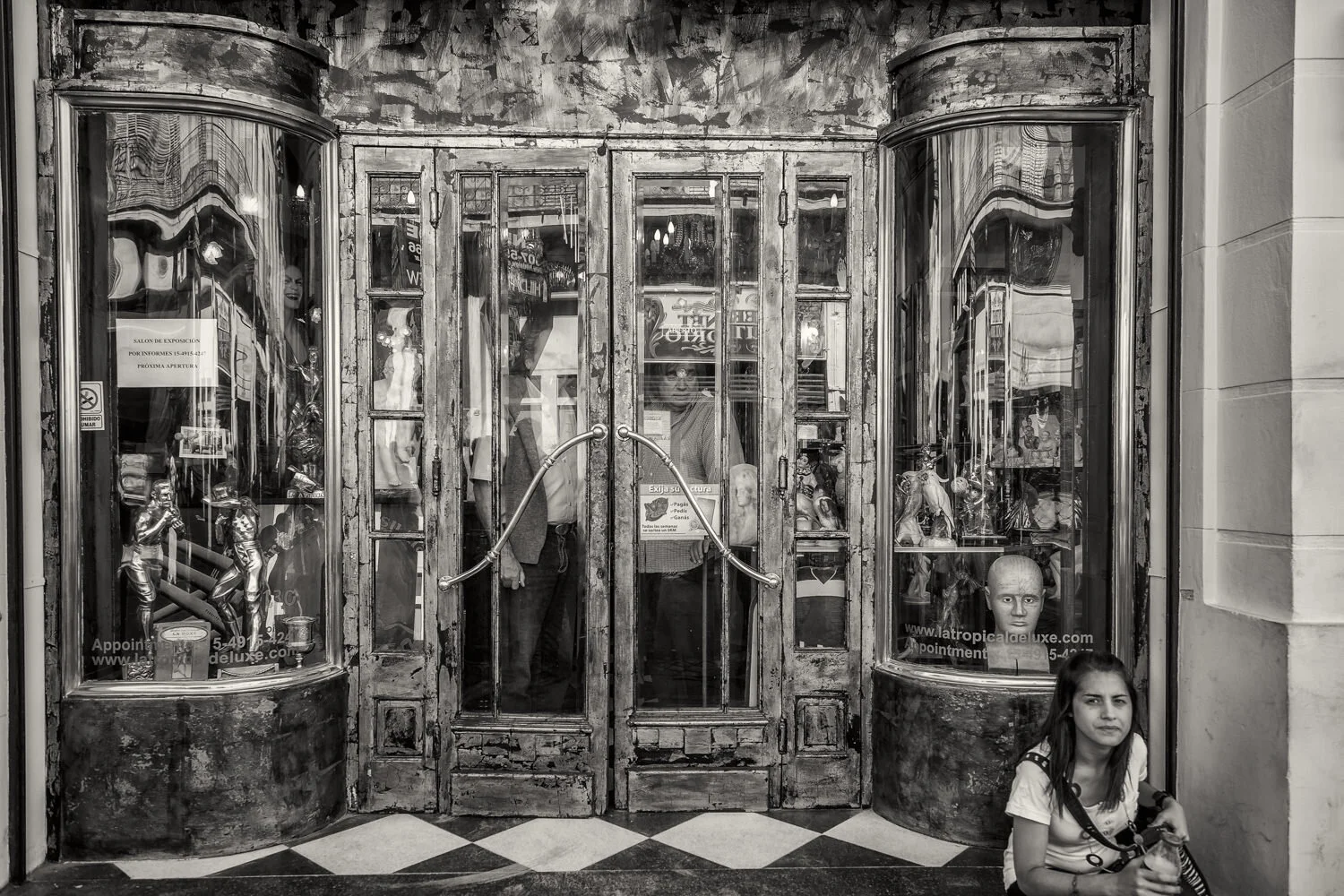 Street photography opens up options for good photos in Buenos Aires.