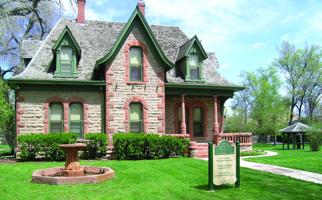  A 2010 photo of the Avery House, with the gazebo visible off to the right 