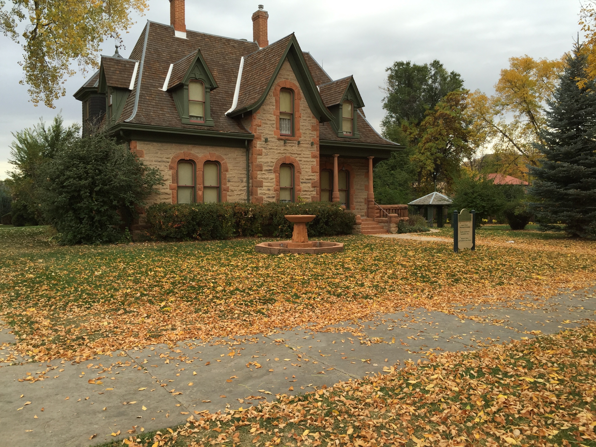  1879 Avery House in autumn 