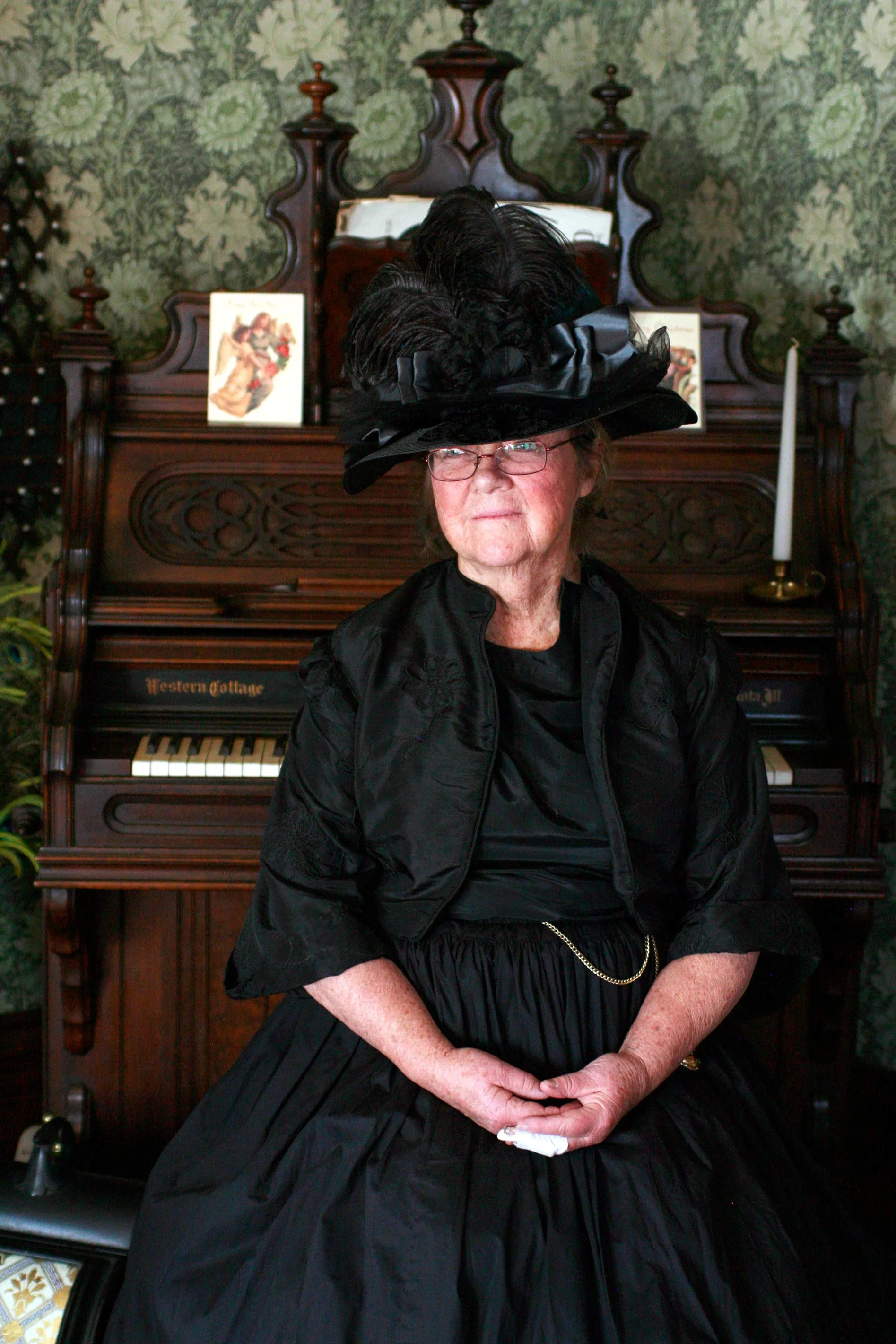 Avery House: Holiday Display Tour