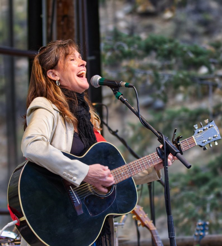 Liz Barnez Live! at The 1883 Water Works