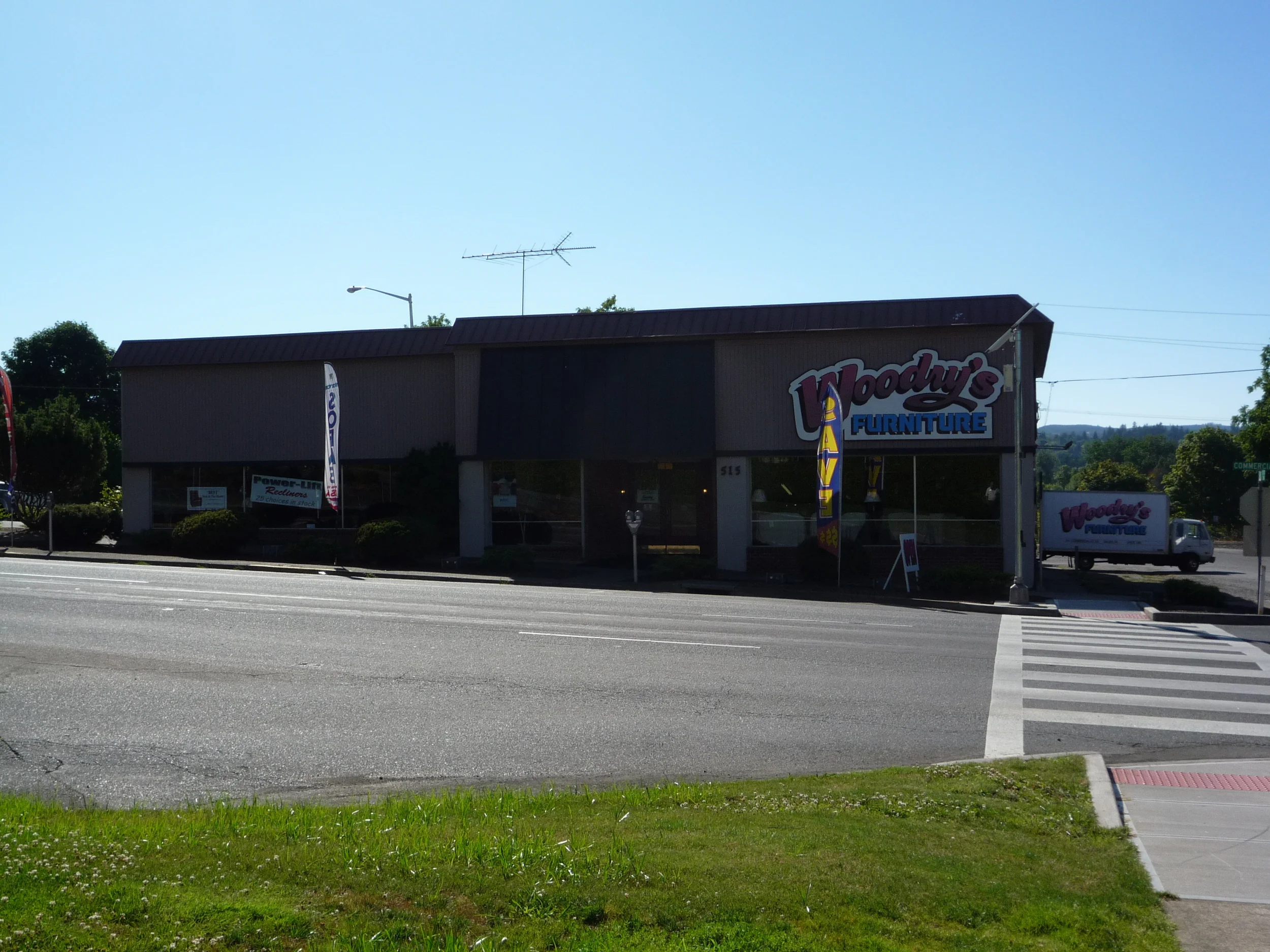 2 Woodrys Outside July 28 011.JPG