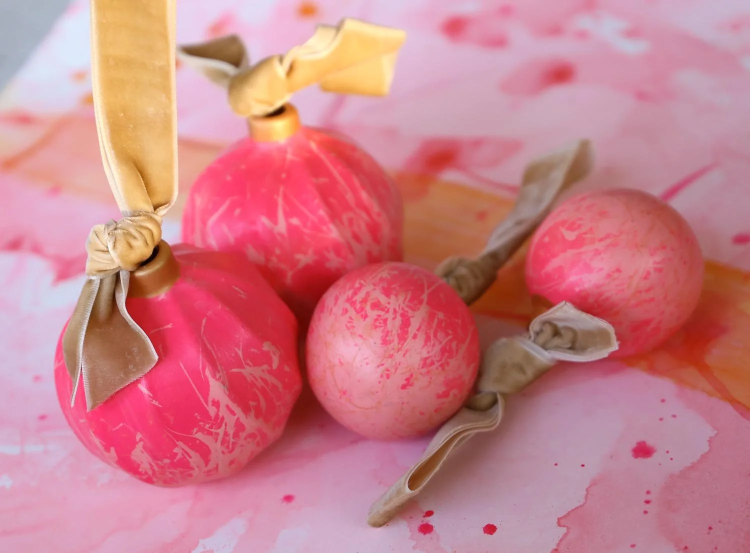 pink champagne ornaments 2022-12.jpg