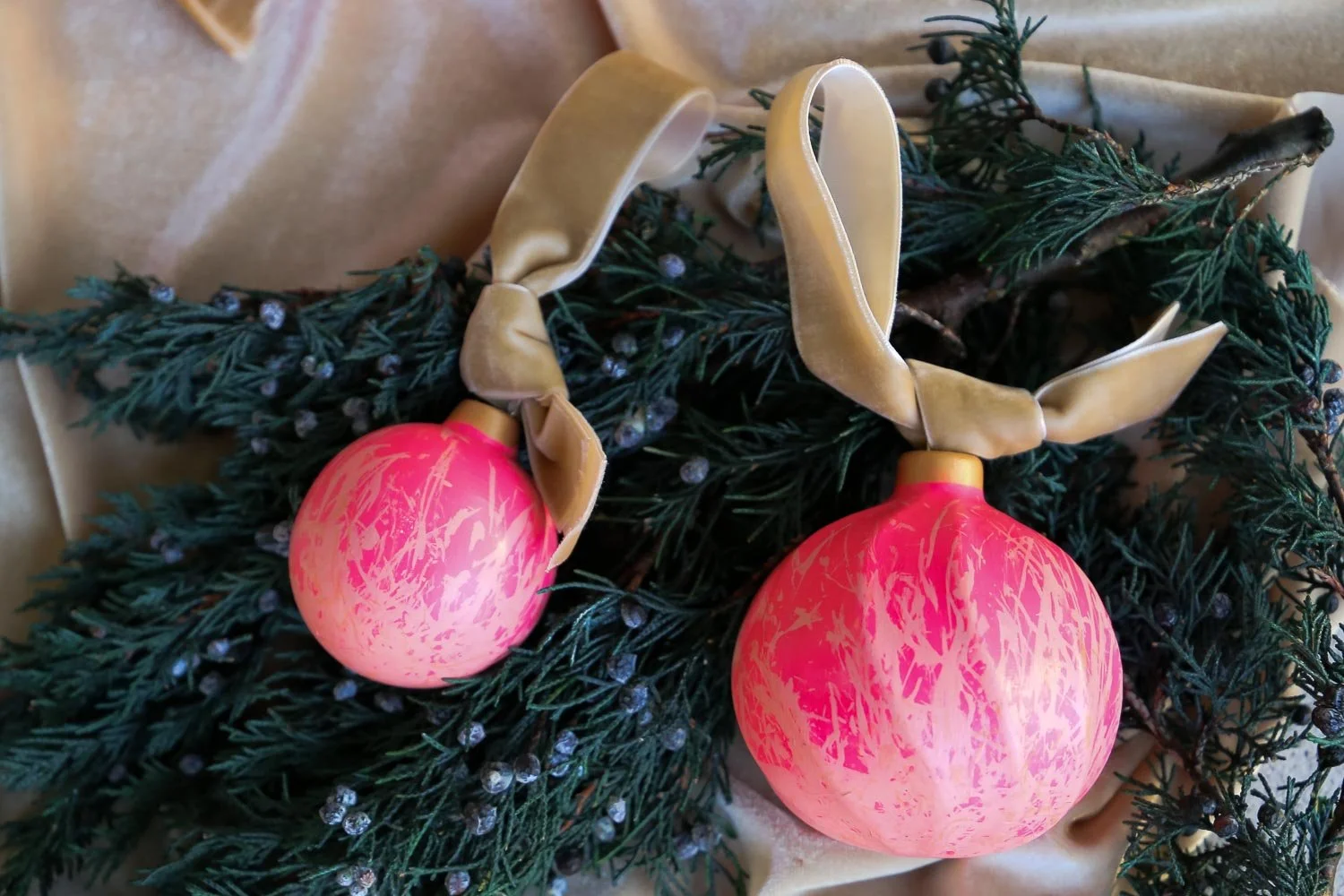 pink champagne ornaments 2022-06.jpg