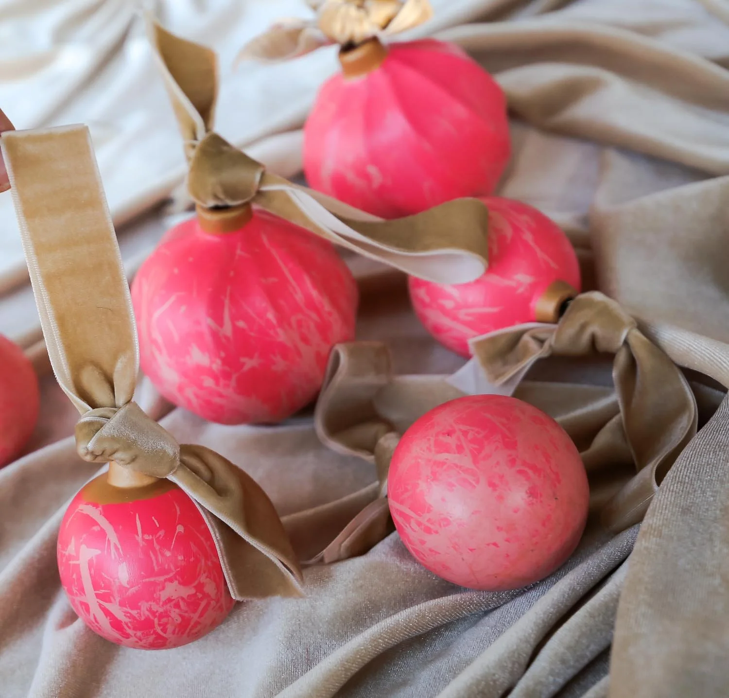 pink champagne ornaments 2022-11.jpg