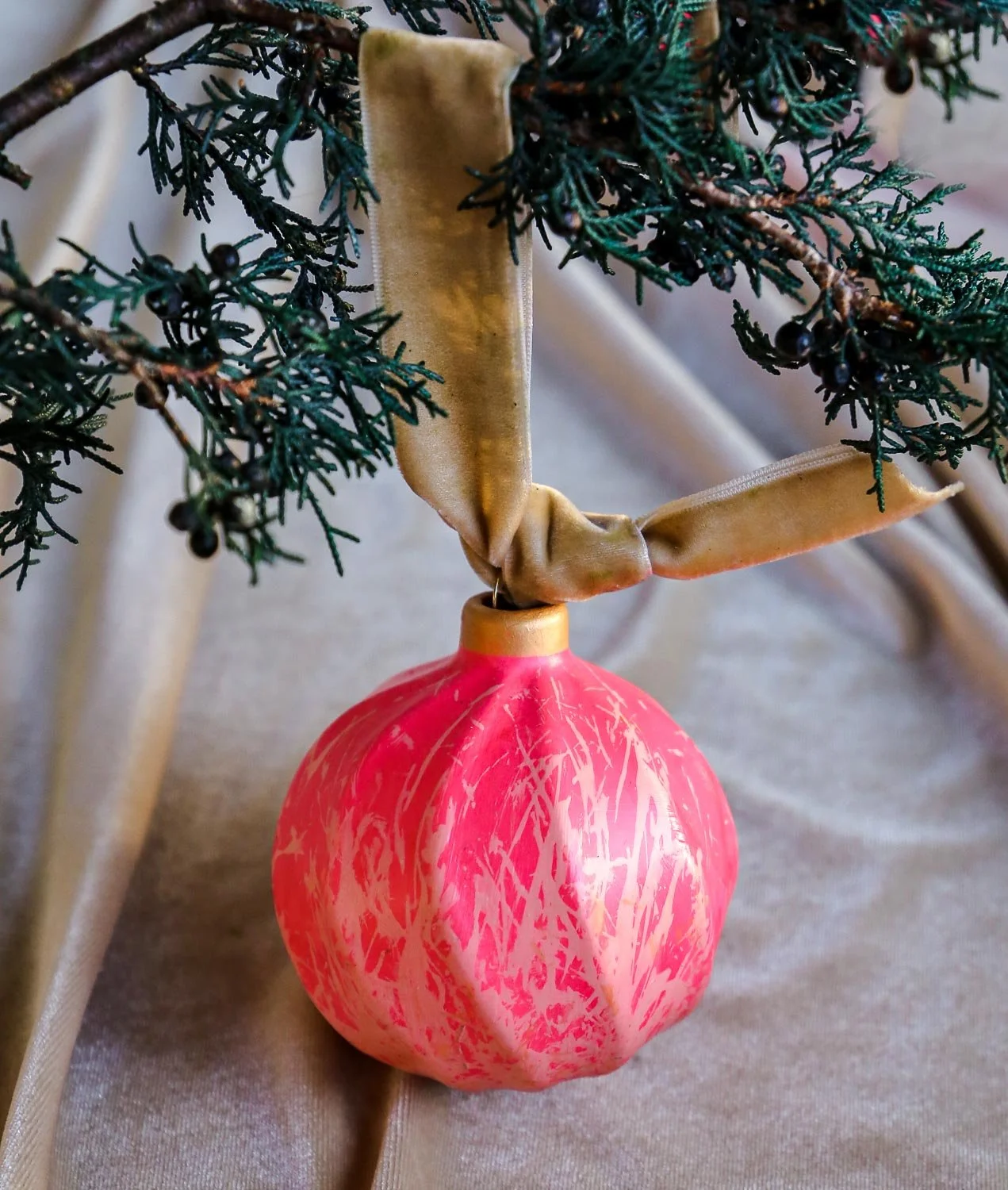 pink champagne ornaments 2022-05.jpg