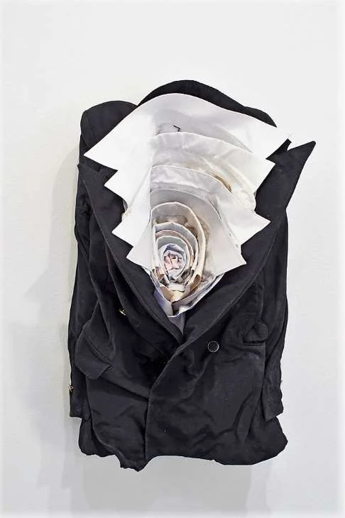 kaarina-kaikkonen-existence-jacket-sculpture-S.jpeg