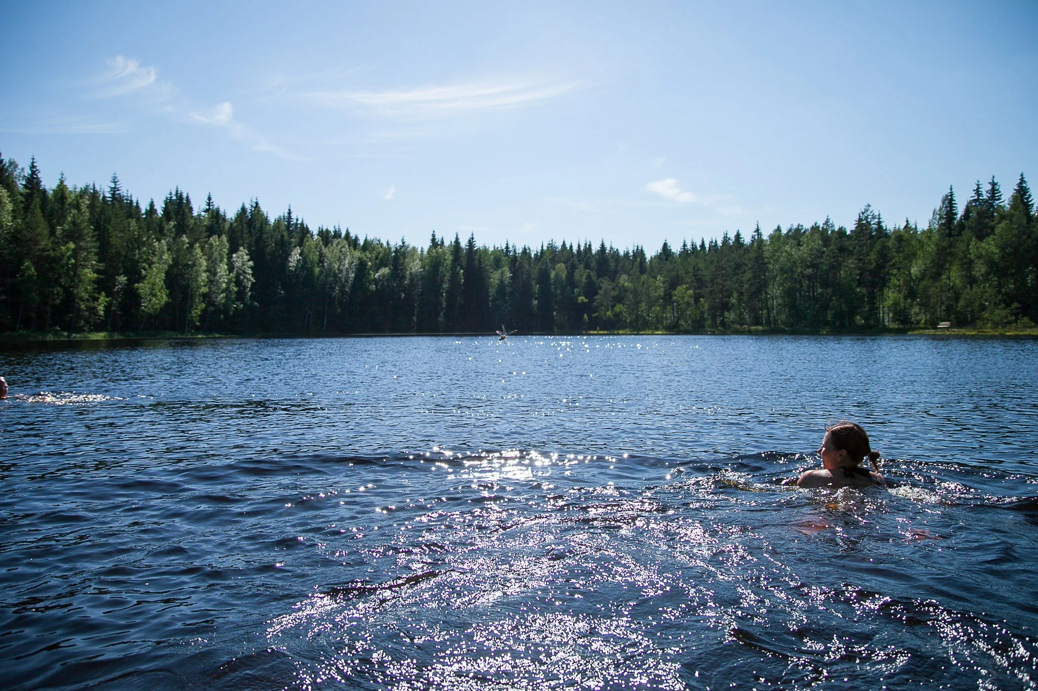 Suomen kes&auml; antaa viel&auml; parastaan! Kun ajatukset suuntaavat kohti syksyn kokousj&auml;rjestelyit&auml;, voit antaa ne hyvill&auml; mielin meid&auml;n vastuulle. R&aring;mossa on enemm&auml;n kuin kokoustila &ndash; se tarjoaa rauhaa ja tila