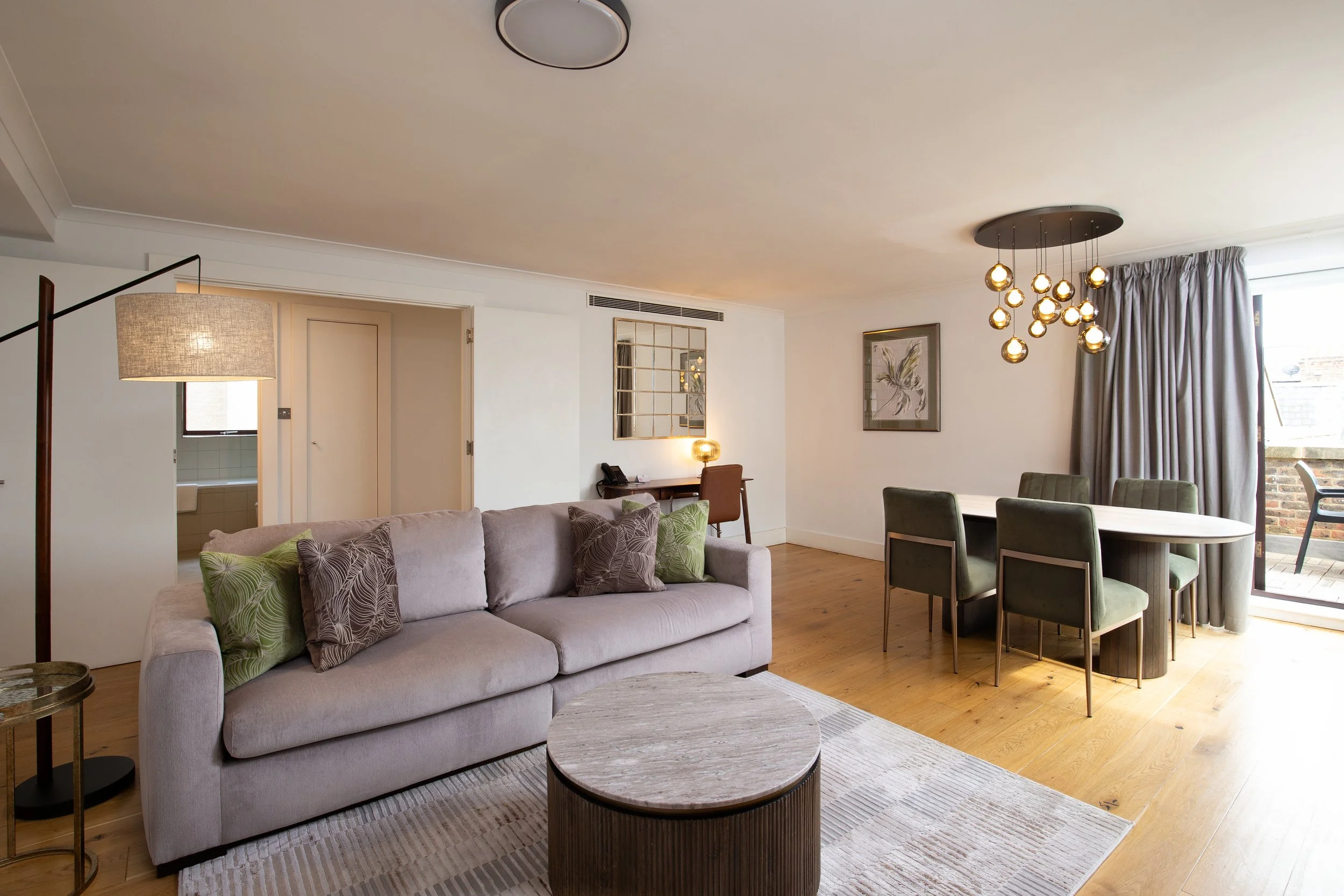 DLX2 - Lounge.jpg