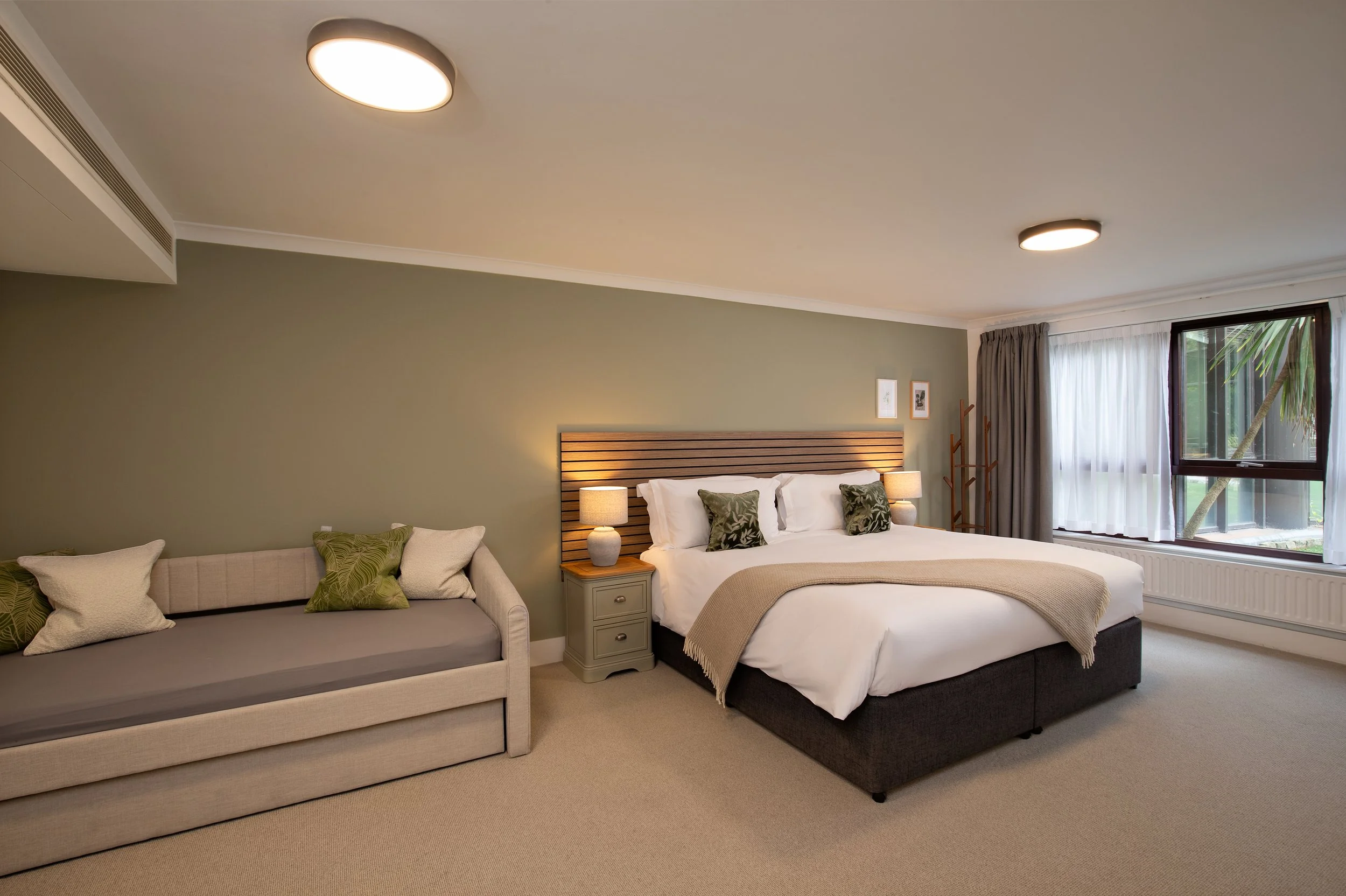 DLX1 - Master Bedroom.jpg