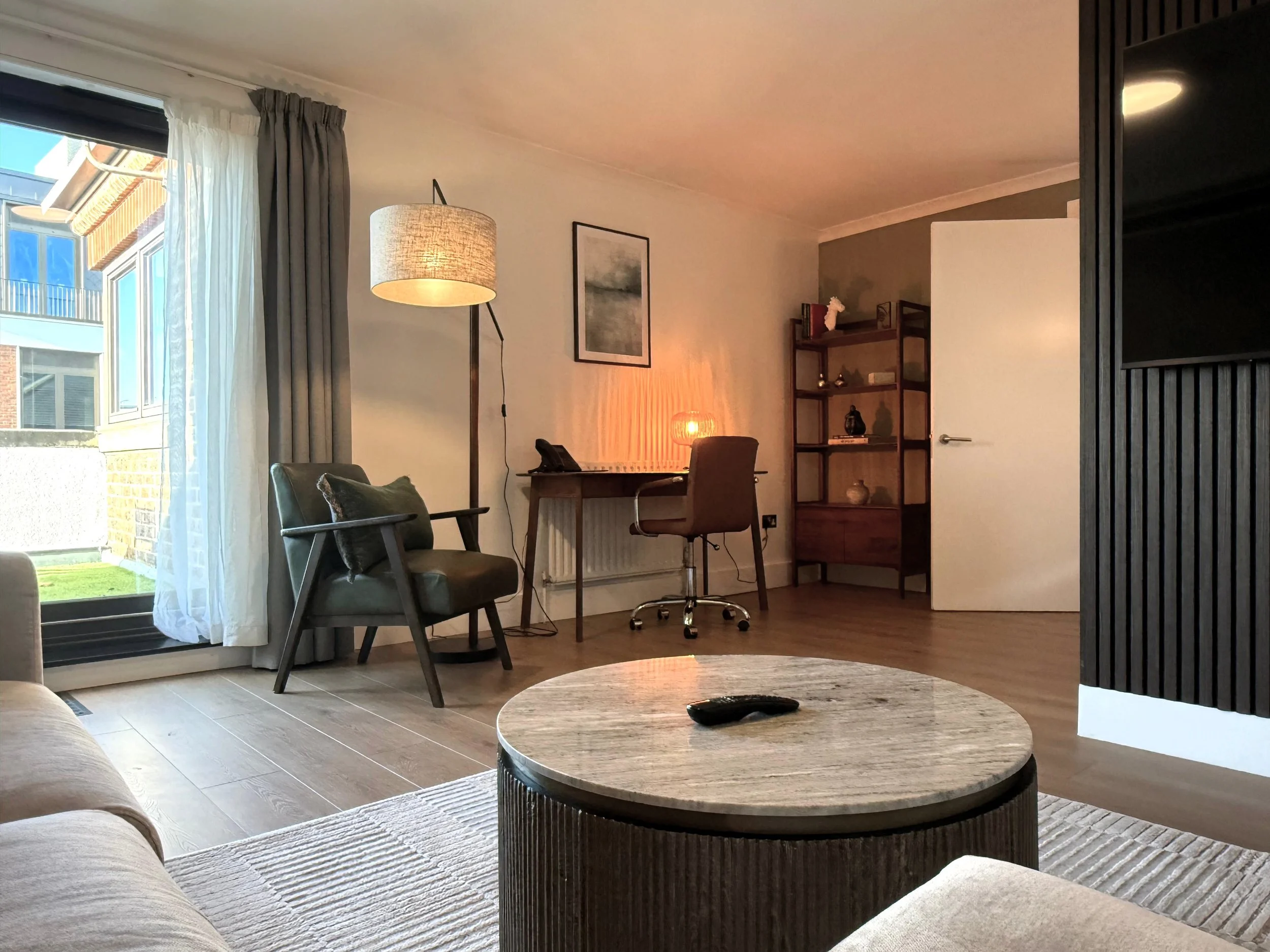 41 - DLX2 (Lounge) 3.jpg