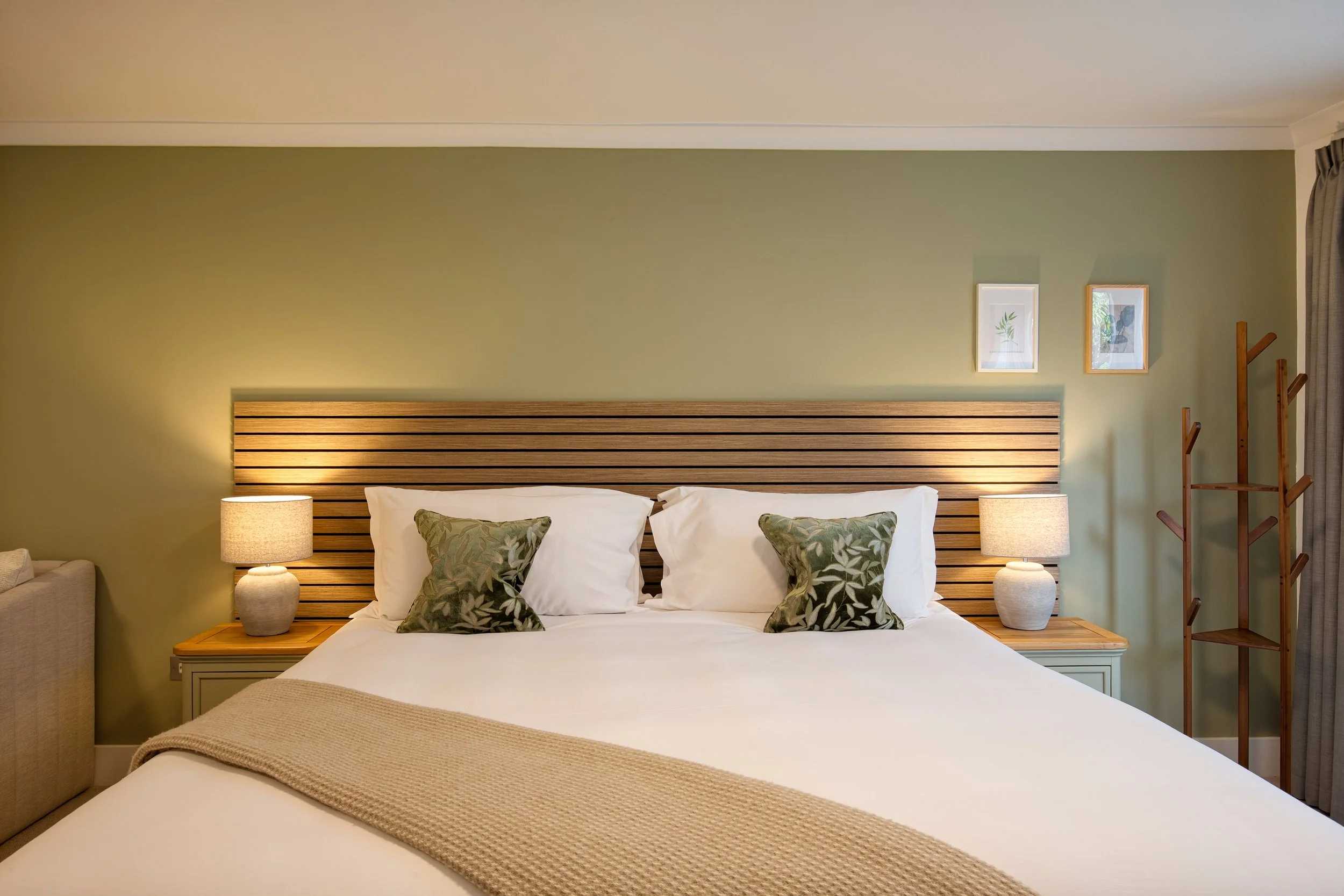 DLX1 - Master Bed.jpg