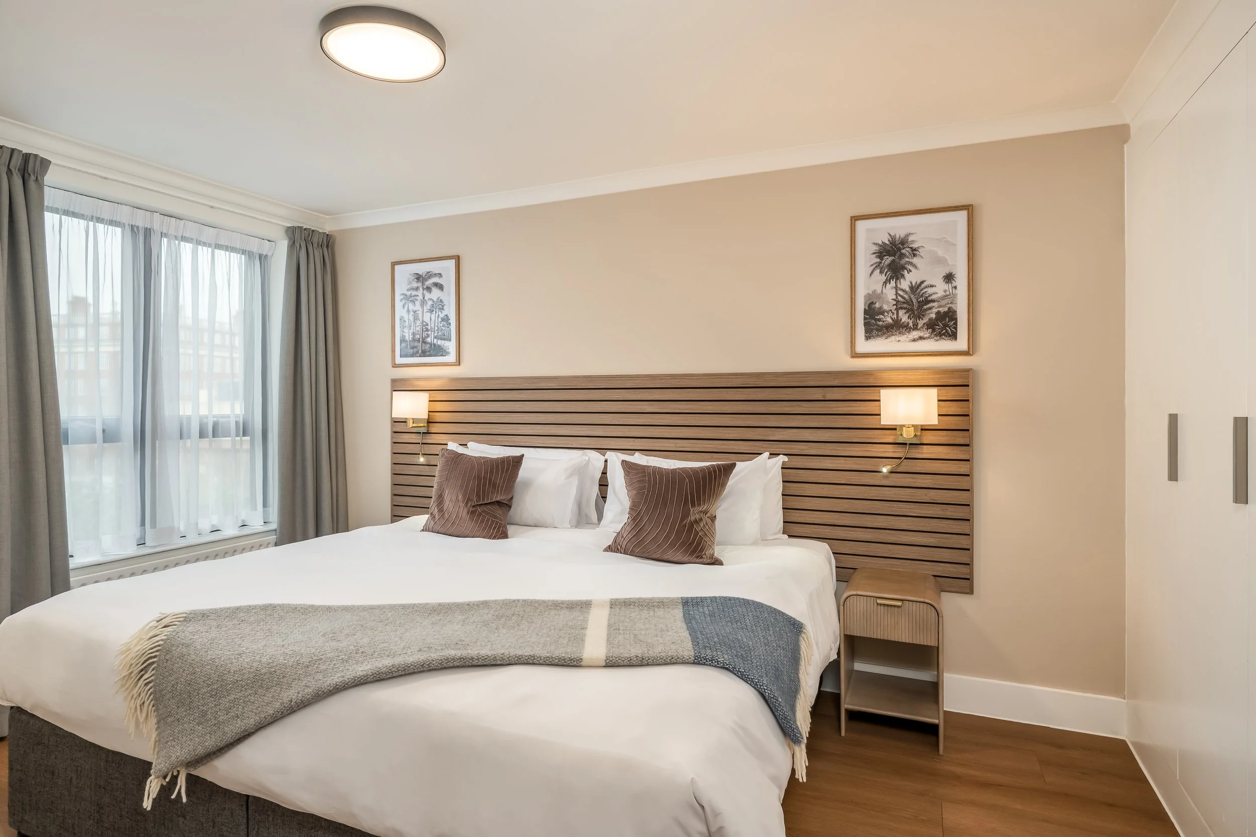 Premium 1 Bed - Bedroom.jpg