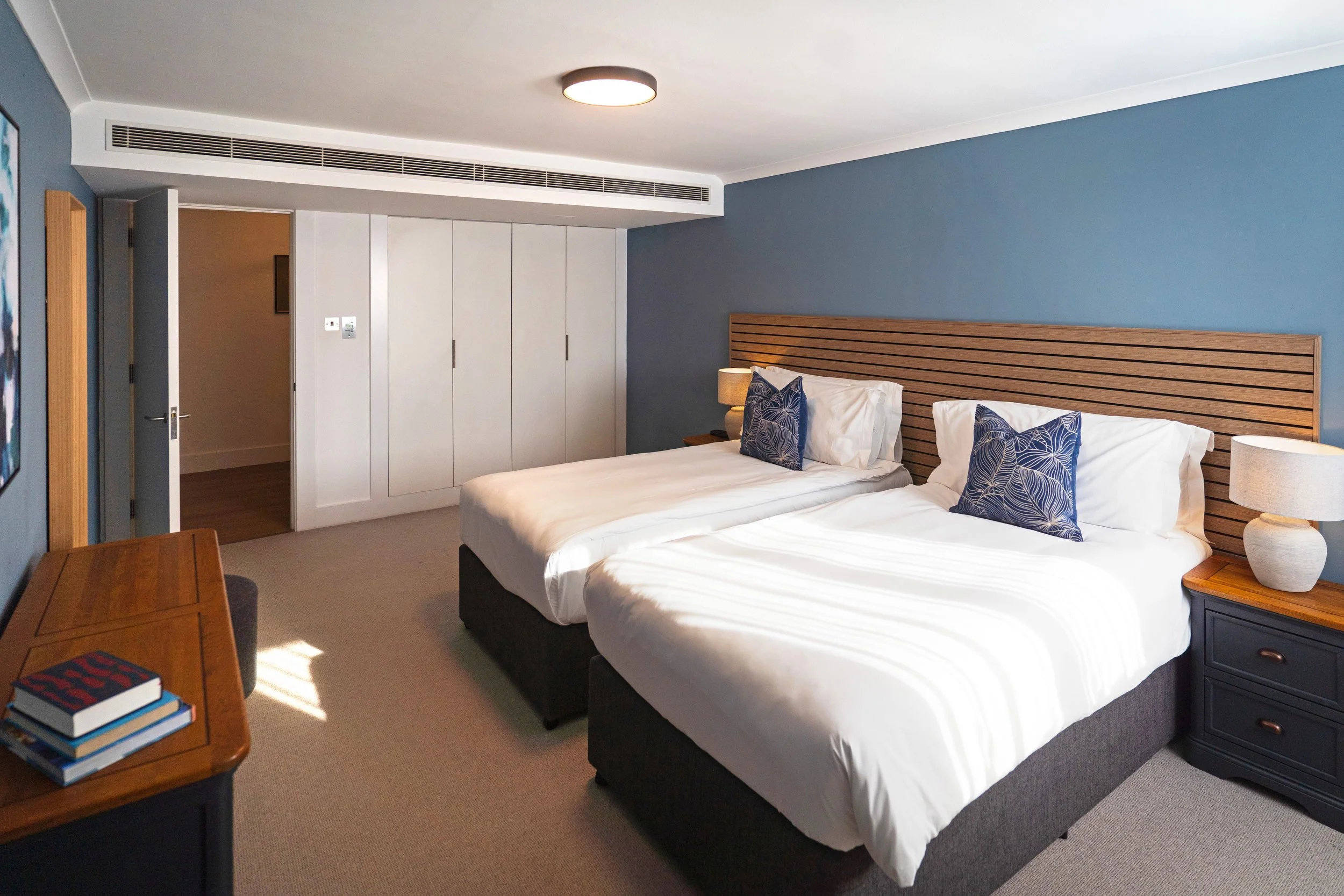 DLX3 - Twin Room.jpg