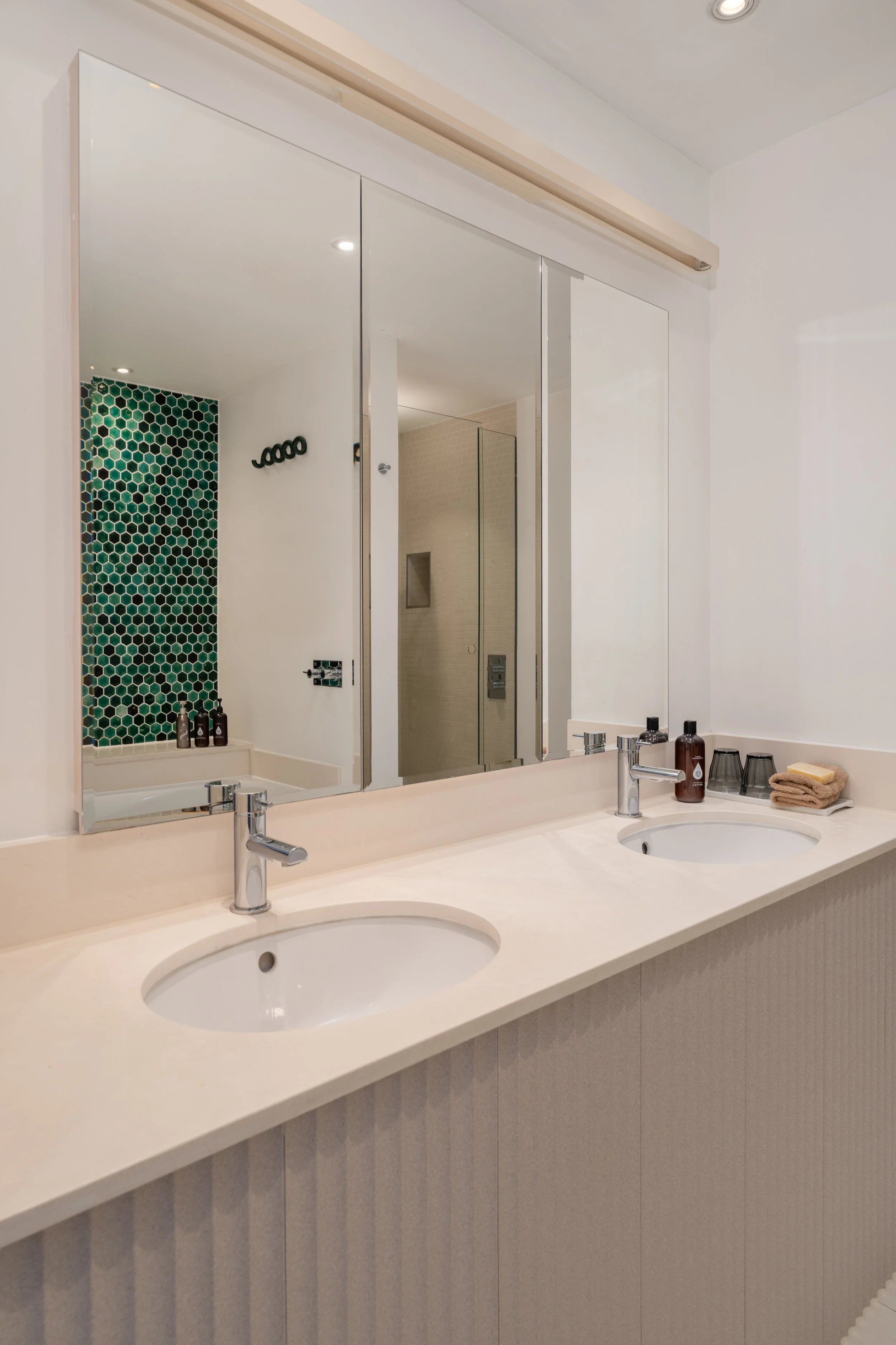 39 - Bathroom 1 - Sink Double.jpg