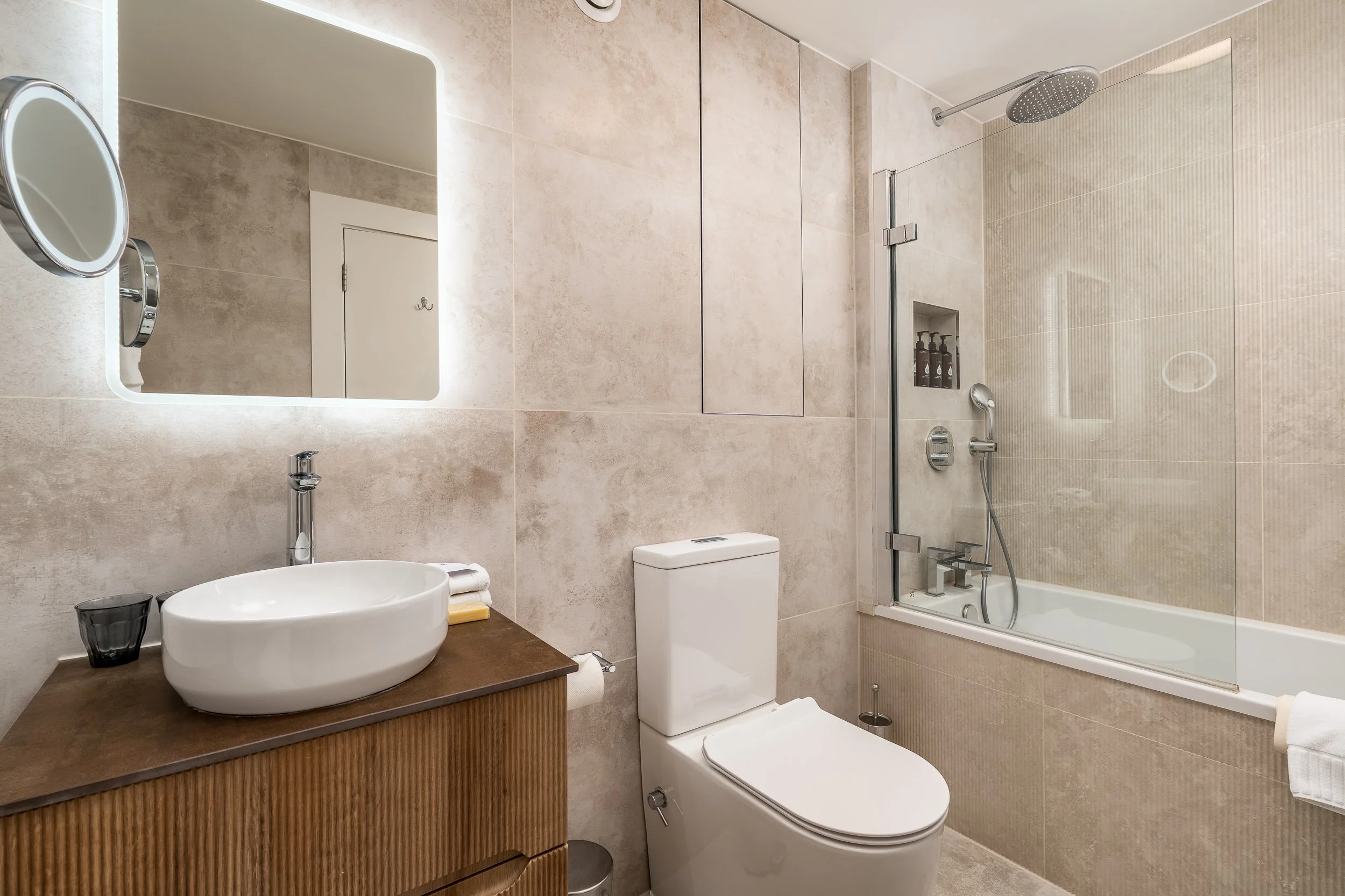 41 - Communal Bathroom for bedroom 2.jpg