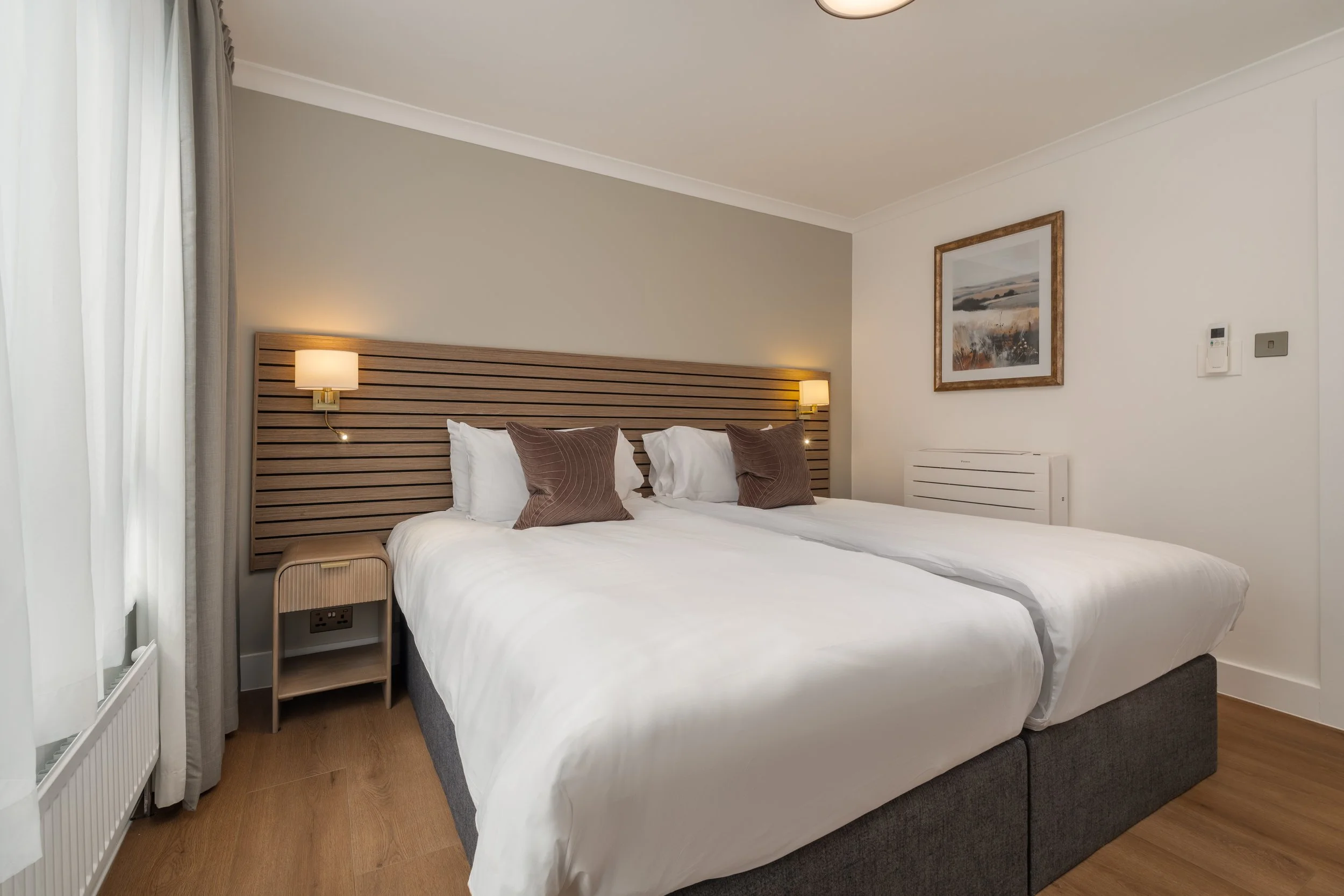 DLX2E - Bedroom 2 Twin.jpg