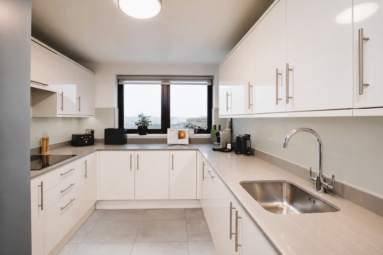 40 - Kitchen.jpg