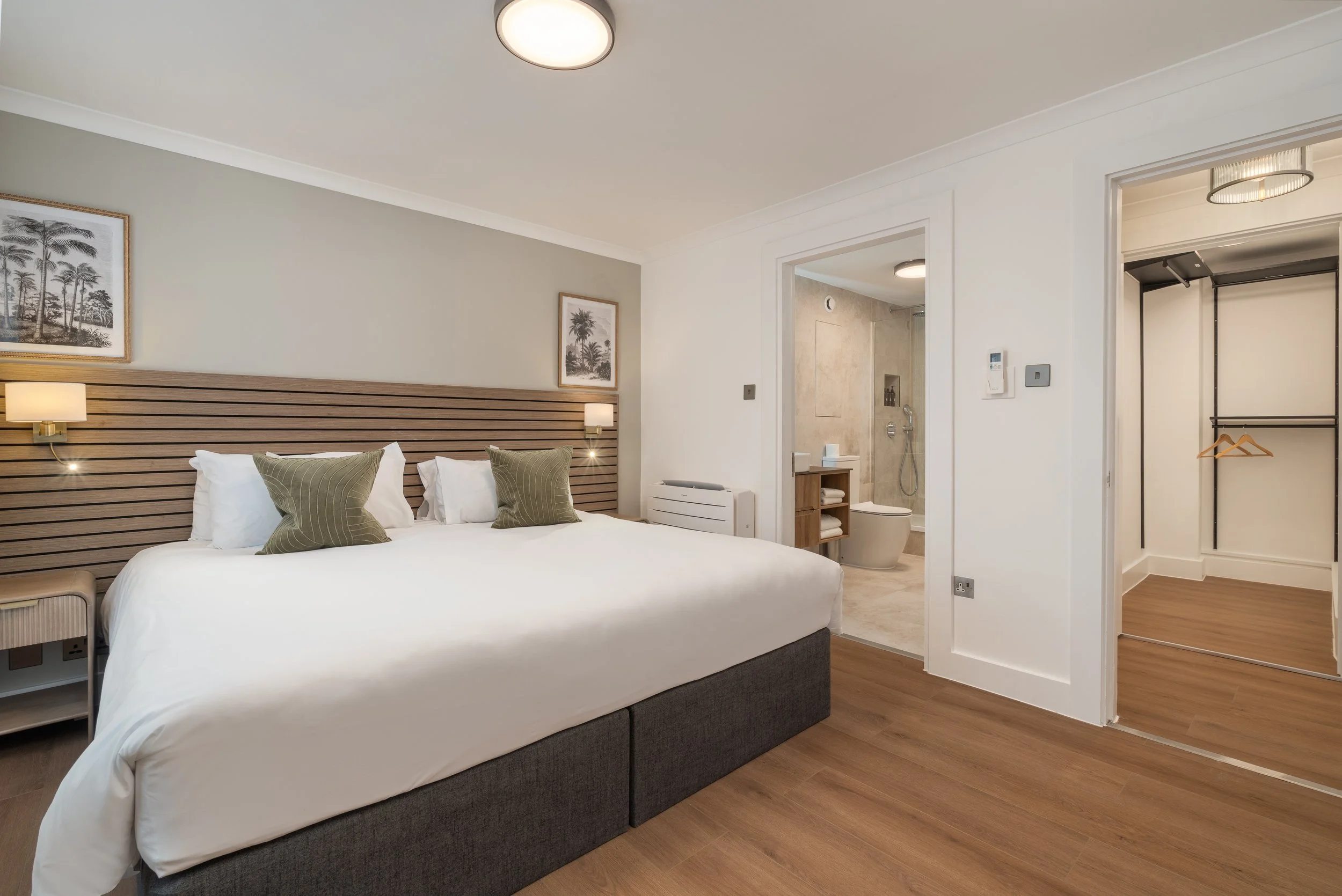 DLX2E - Bedroom 1 - Ensuite & Storage Room.jpg