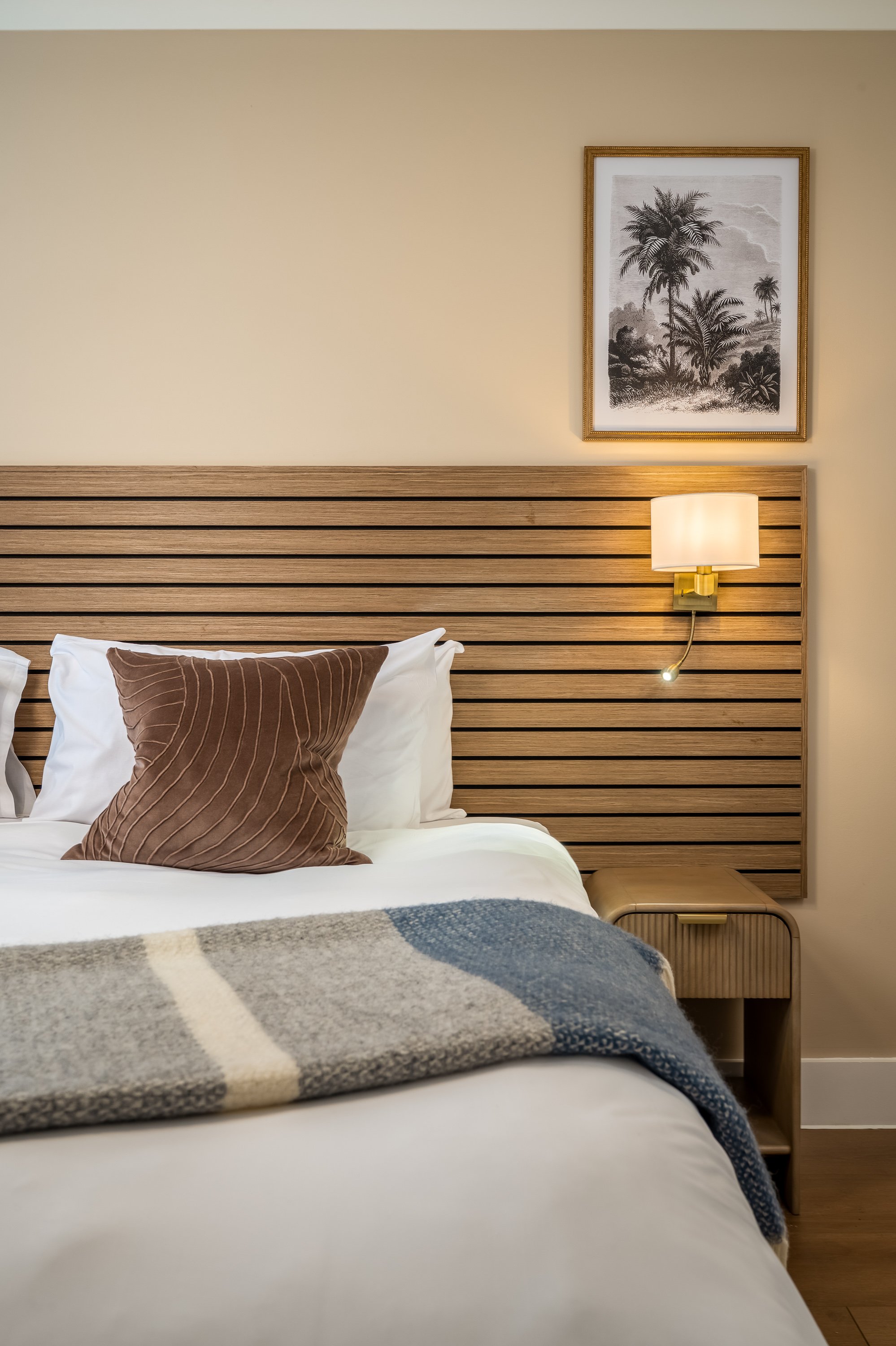 Premium 1 Bed - Bedroom - CloseUp.jpg