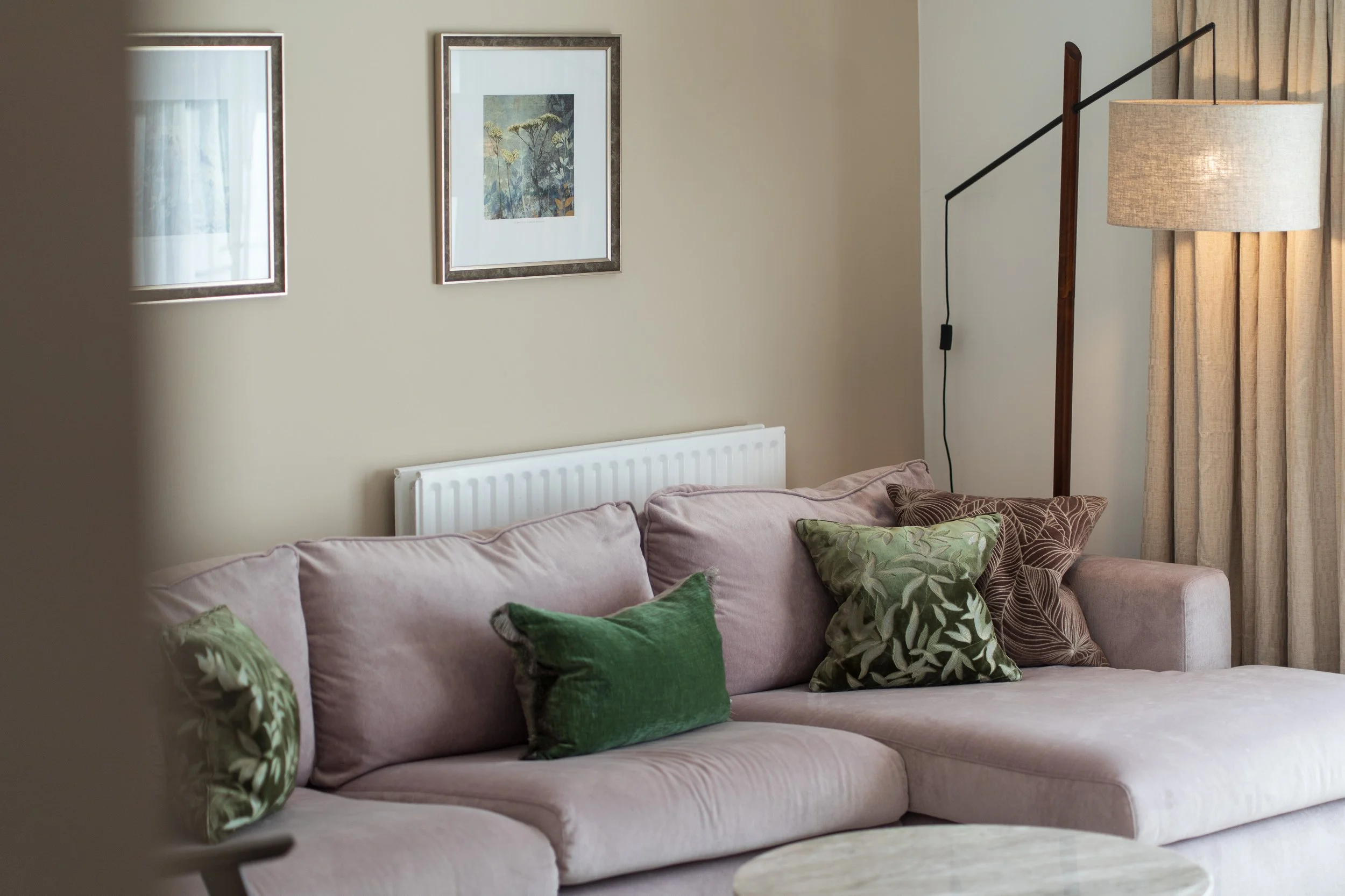 DLX3 - Lounge - Distance.jpg