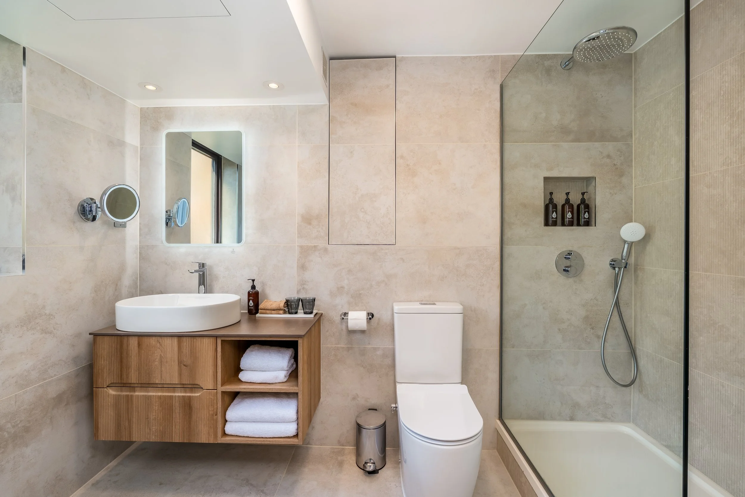 11 - Master Bathroom 2.jpg