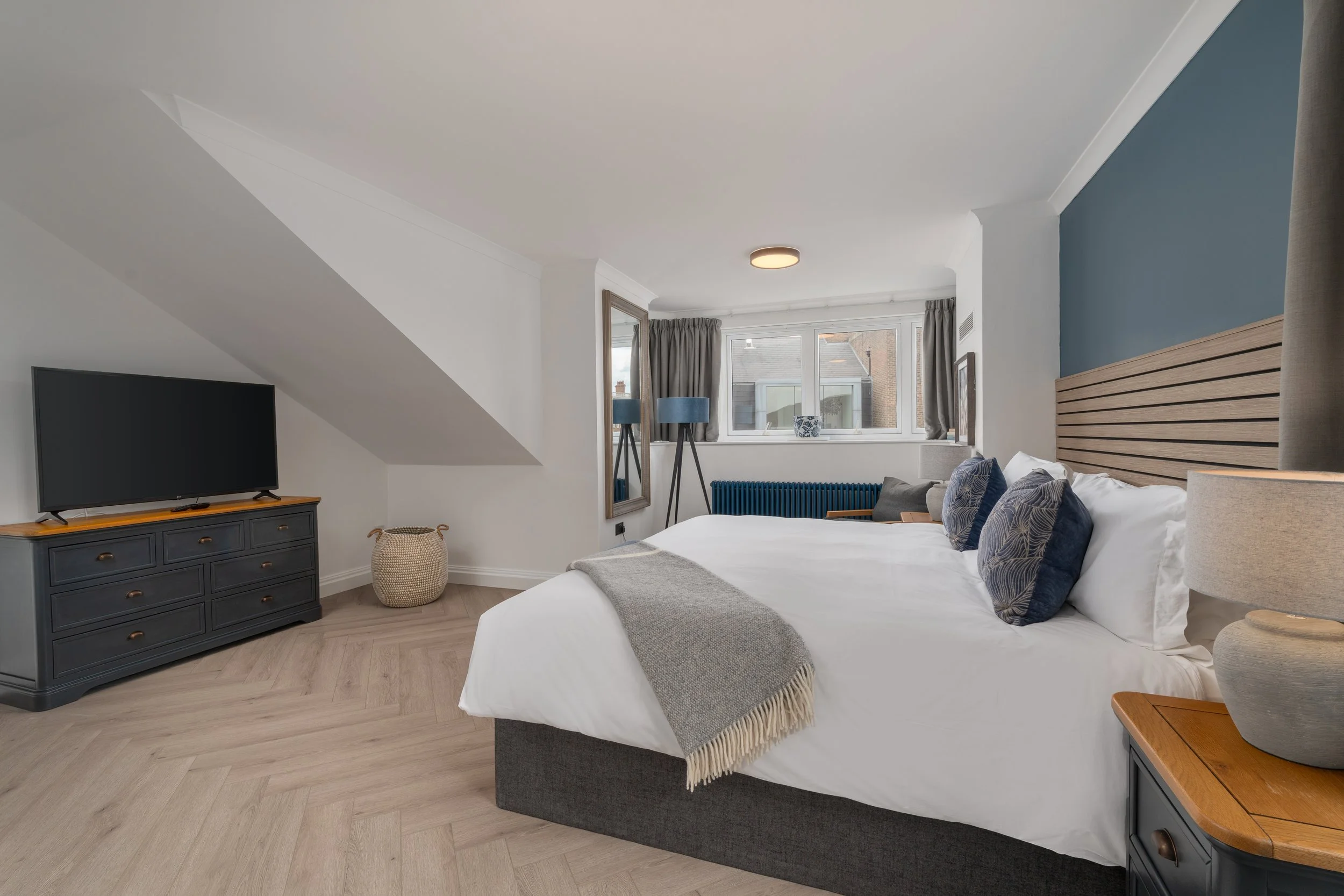 39 - Master Bedroom 1 - Alt.jpg