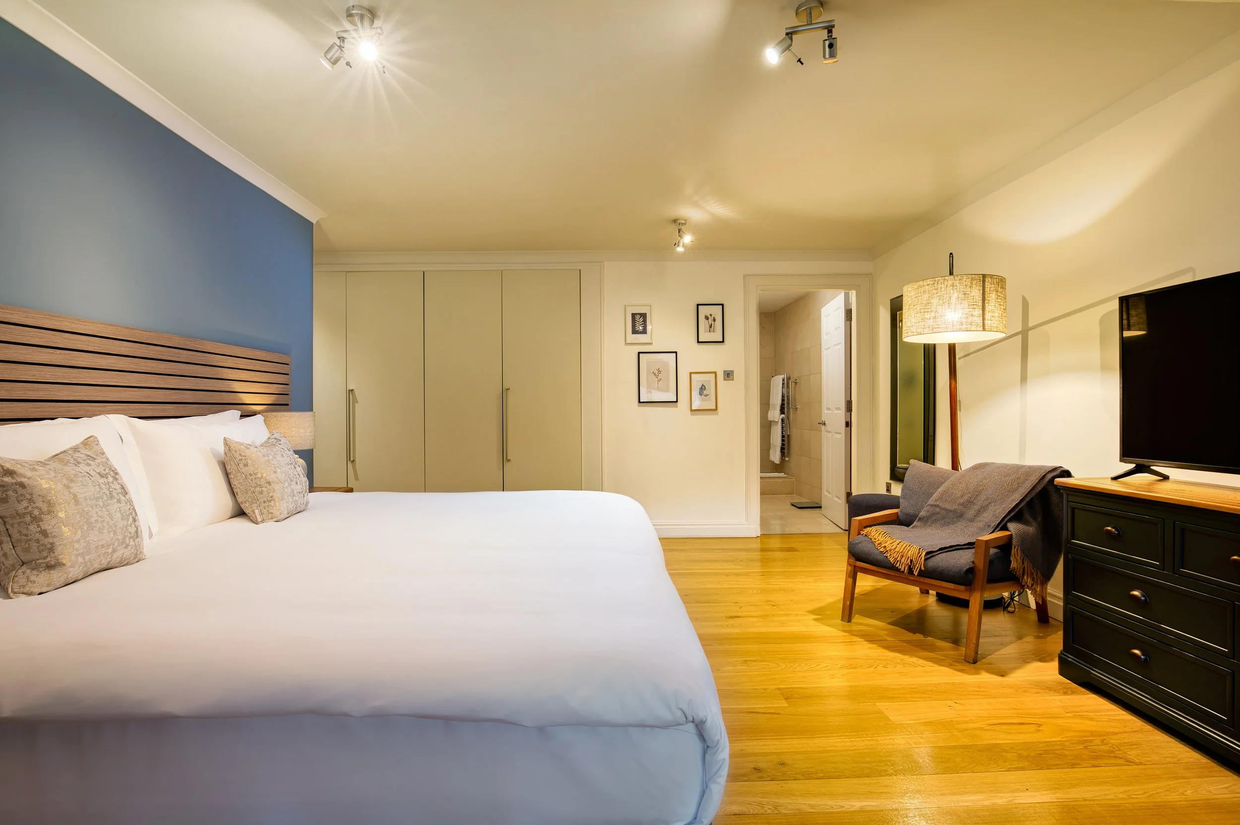 Apartment 39 - M Bedroom - Ensuite - MWPV-3448.jpg