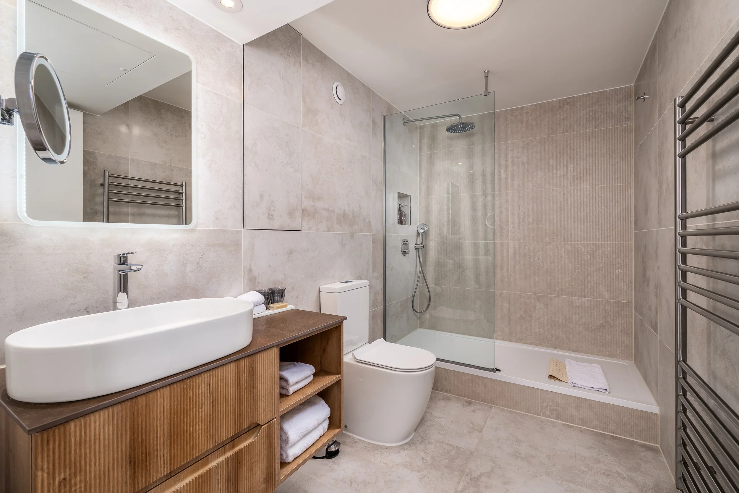41 - Master Bathroom.jpg