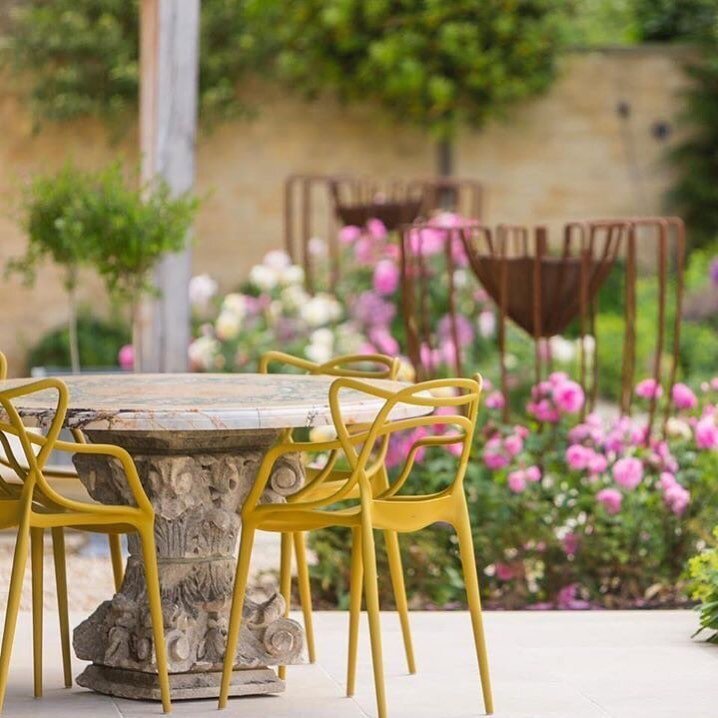 CHELSEA SHOW GARDEN TIPS : : thank you to @yarntonhomegarden who asked me to share some of my Chelsea Show garden tips in the absence of the flower show last month. ⁣
⁣
Yarnton Home &amp; Garden is an independent garden centre north of Oxford and is 