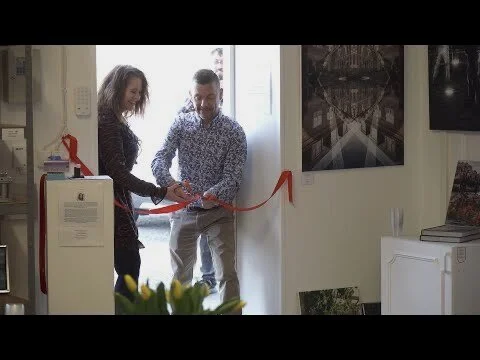 Premiär för vernissage på Two Art i Nyhamnsläge (live) 