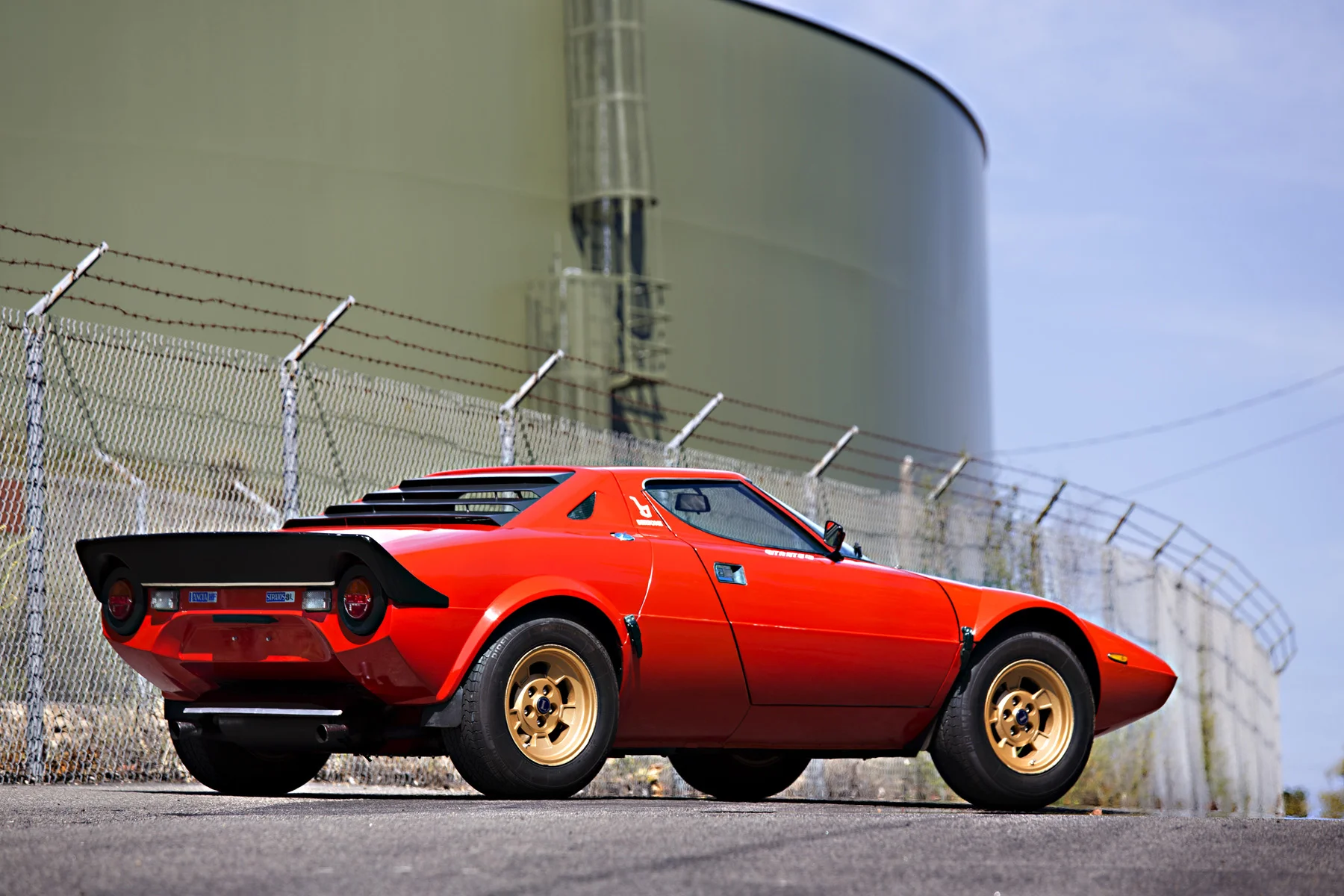 On the block: 1974 Lancia Stratos HF Stradale (Estimate: $375,000 -
$475,000). Image courtesy Gooding & Company/Brian Henniker.