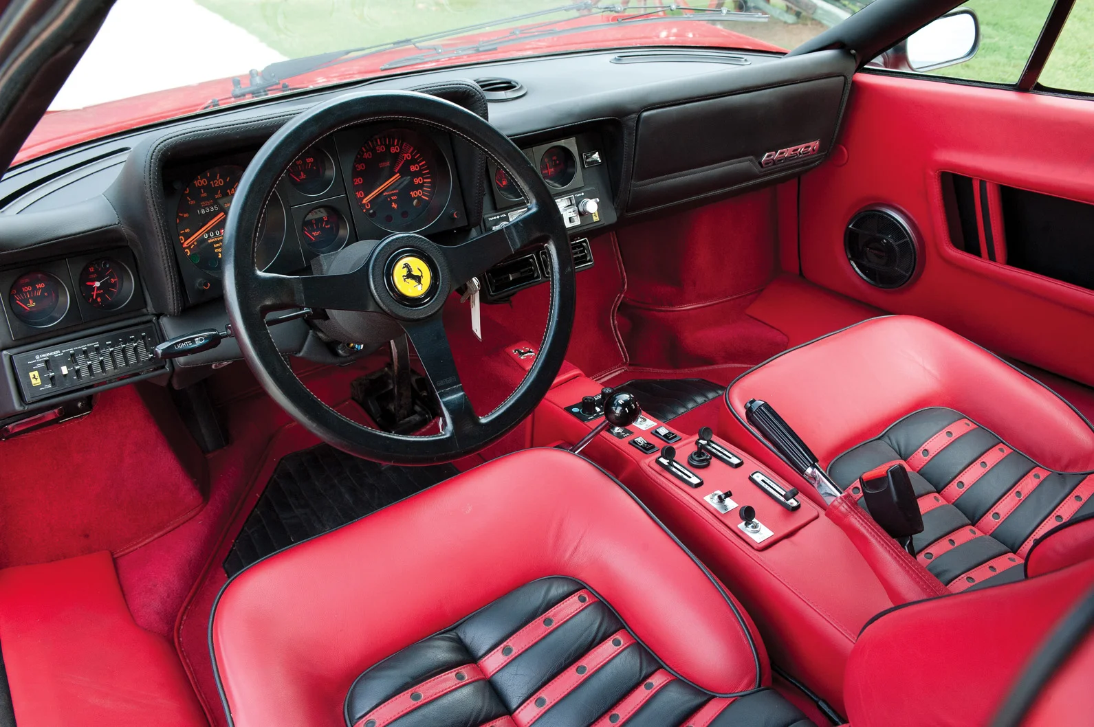 1984Ferrari512BBInterior.jpg