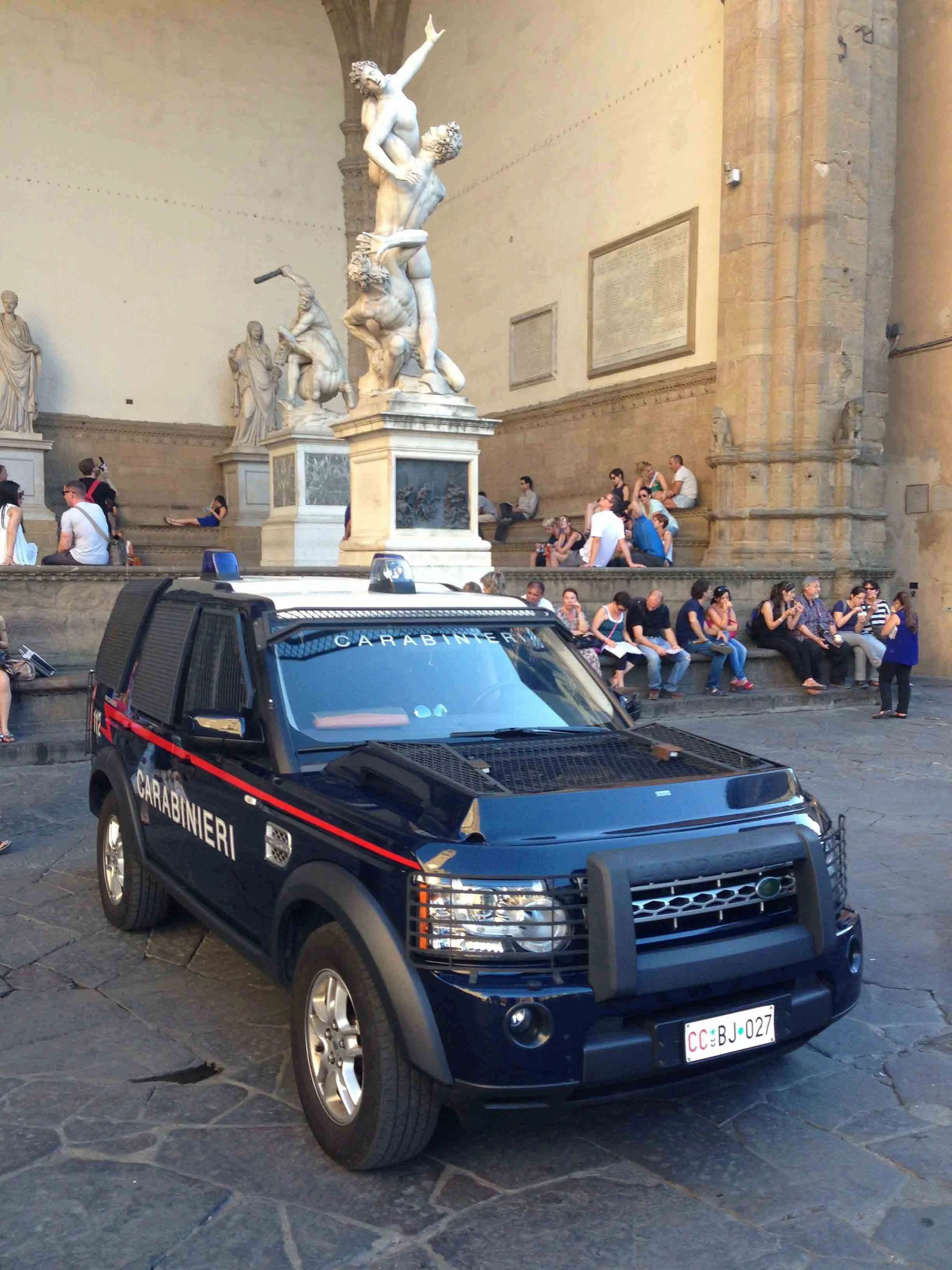 Land Rover Discovery in Piazza della Signoria, Florence, Italy