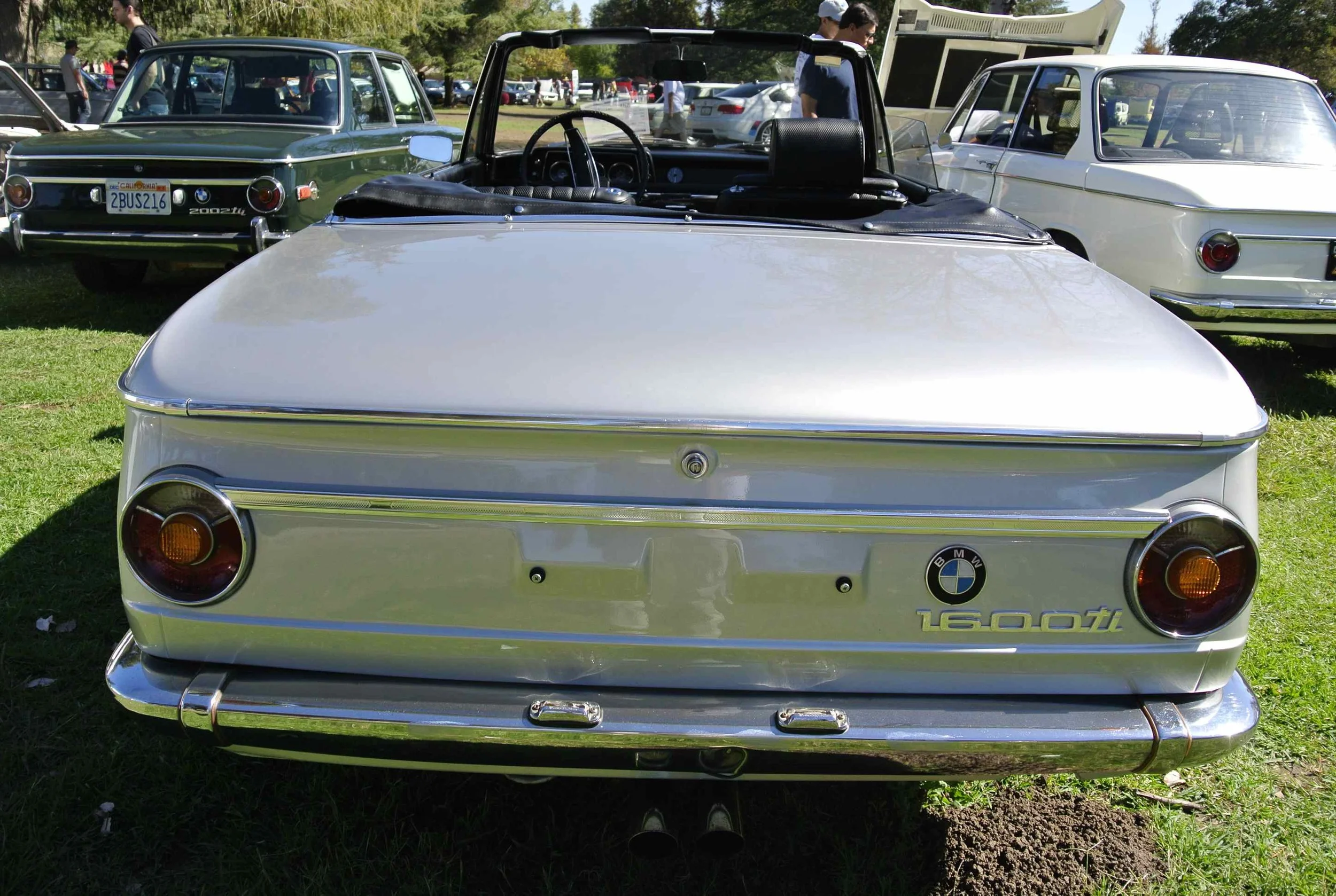 1600RoadsterGroupRear.jpg