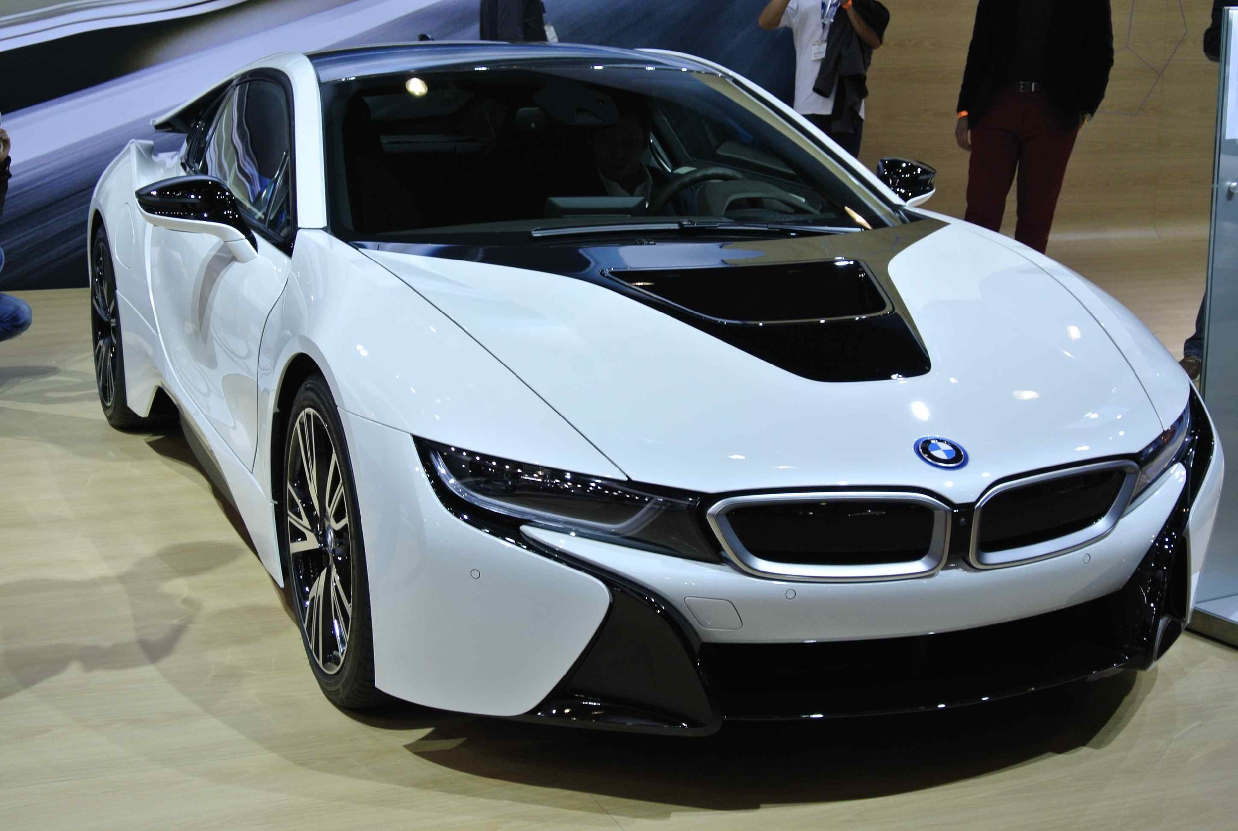 BMWi8Front341.jpg