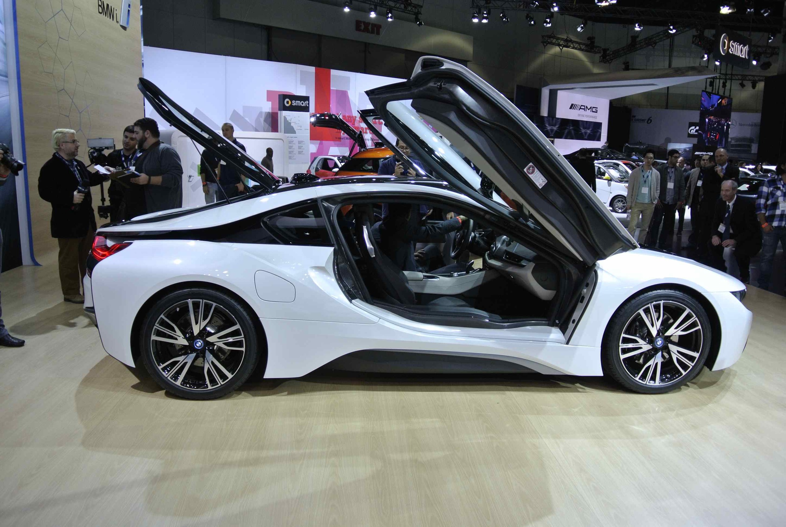 BMWi8ProfileDoorsUP1.jpg