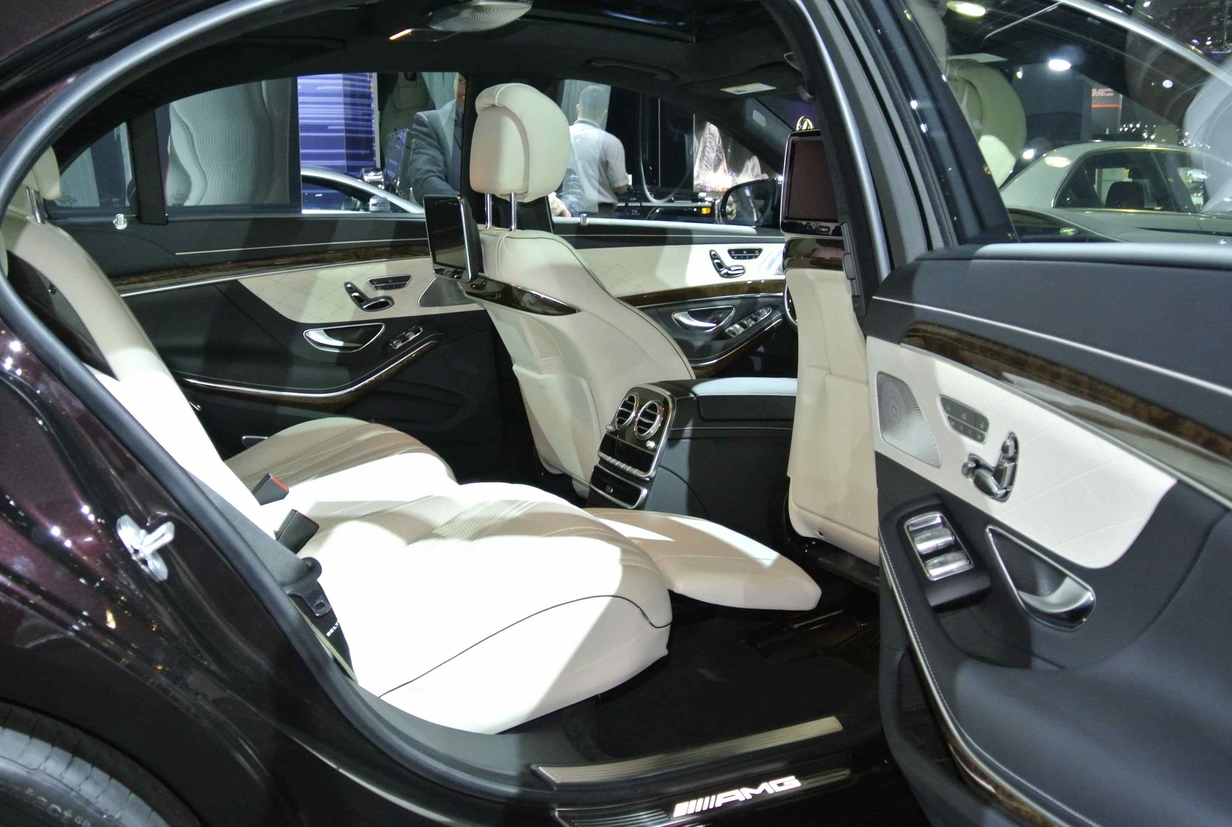 MercedesS63InteriorALT1.jpg