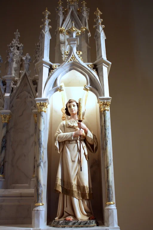 angel.altar.jpg