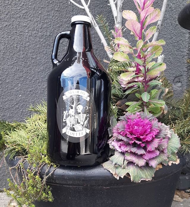 Spring 2020 might be cancelled, but iced coffee isn't! We're now offering our legendary cold brew in 64oz growlers! If you've never tried it, here's the lowdown. We use an fair trade, organic Ethiopian yirgacheffe. It's a light roast peaberry with hi